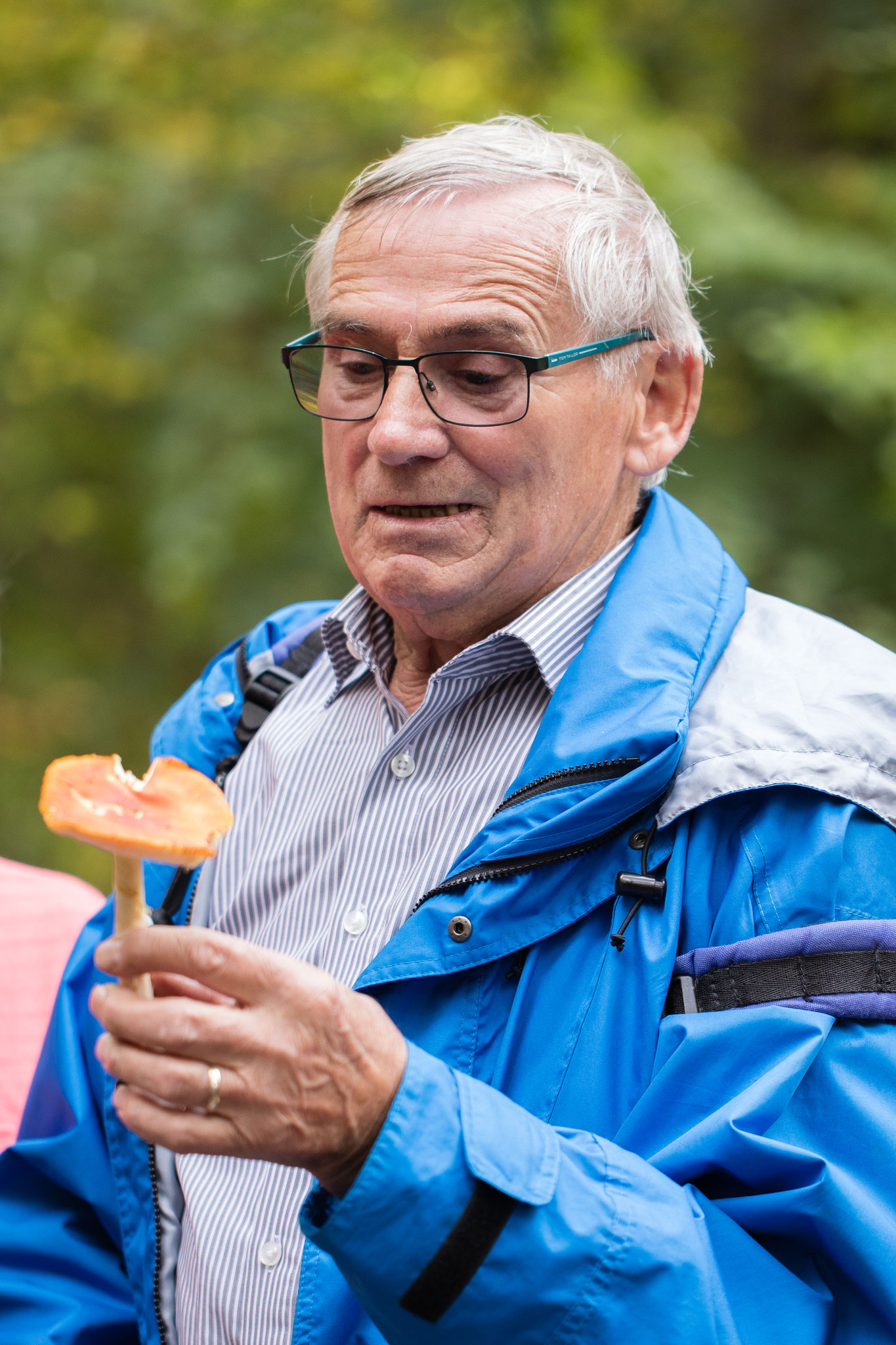 Manfred Schröder bei der Pilzbesprechung (Foto: Andreas Sebald)