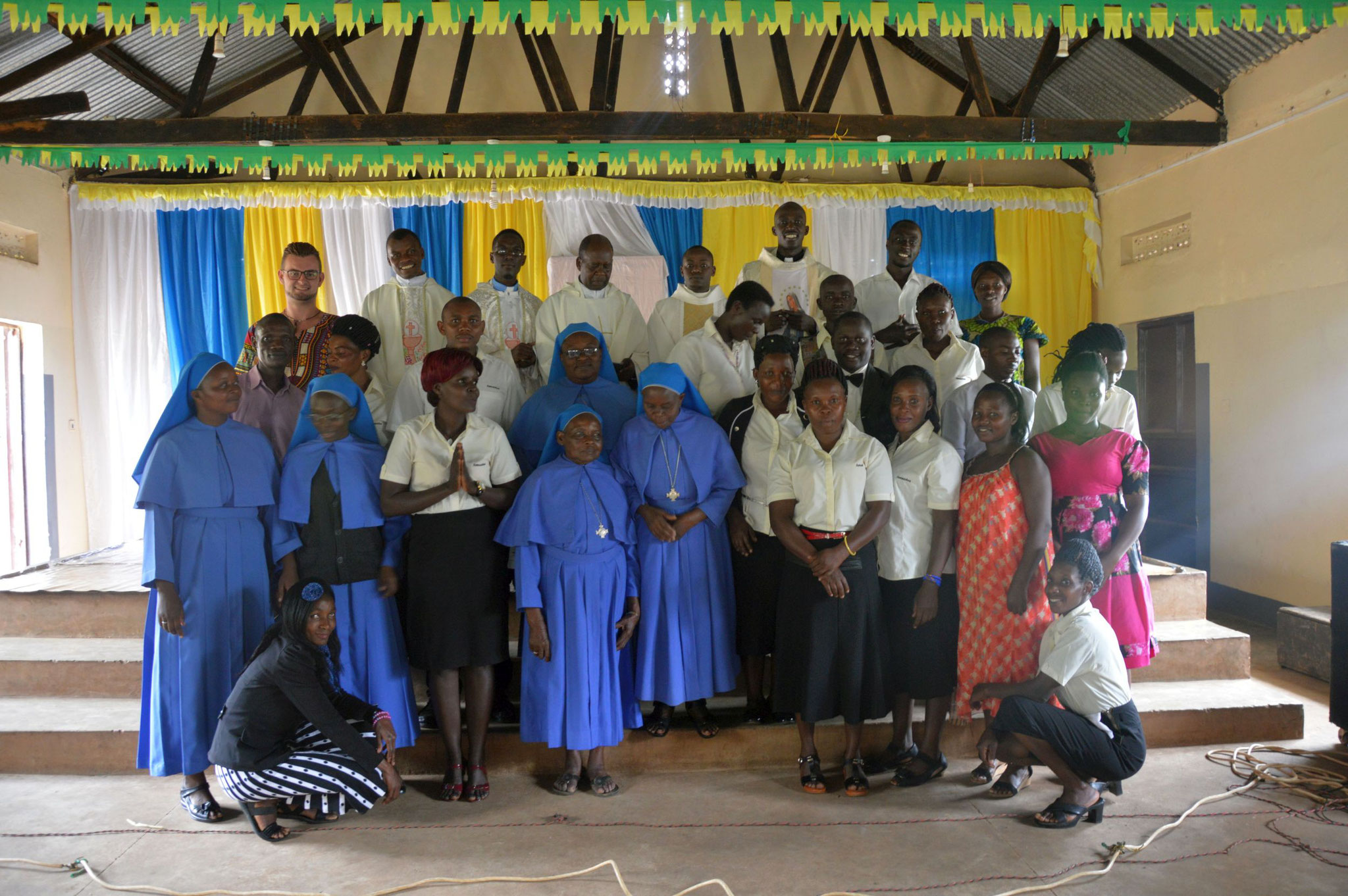 Die Schwestern und Lehrer/innen der St. Mark VII School for the Deaf Bwanda