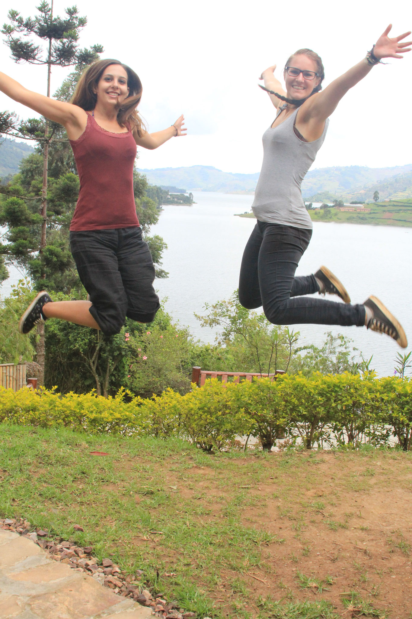 Elif und ich am Lake Bunyoniy