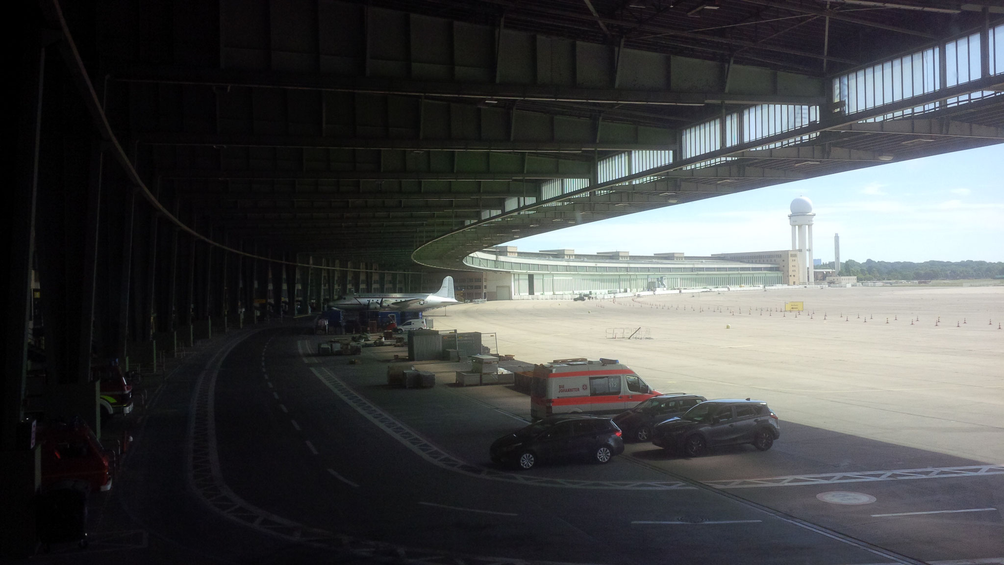 Le hangar des arrivées à Tempelhof