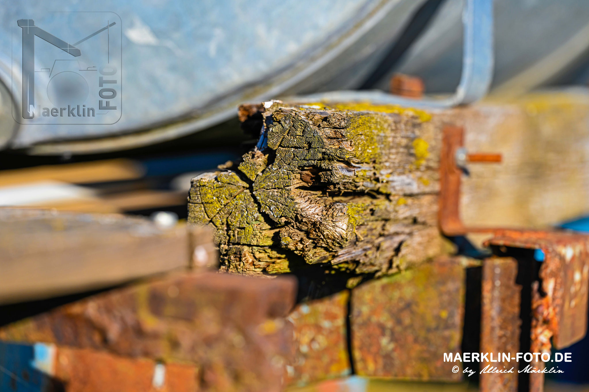 Detail, alter landwirtschaftlicher Anhänger