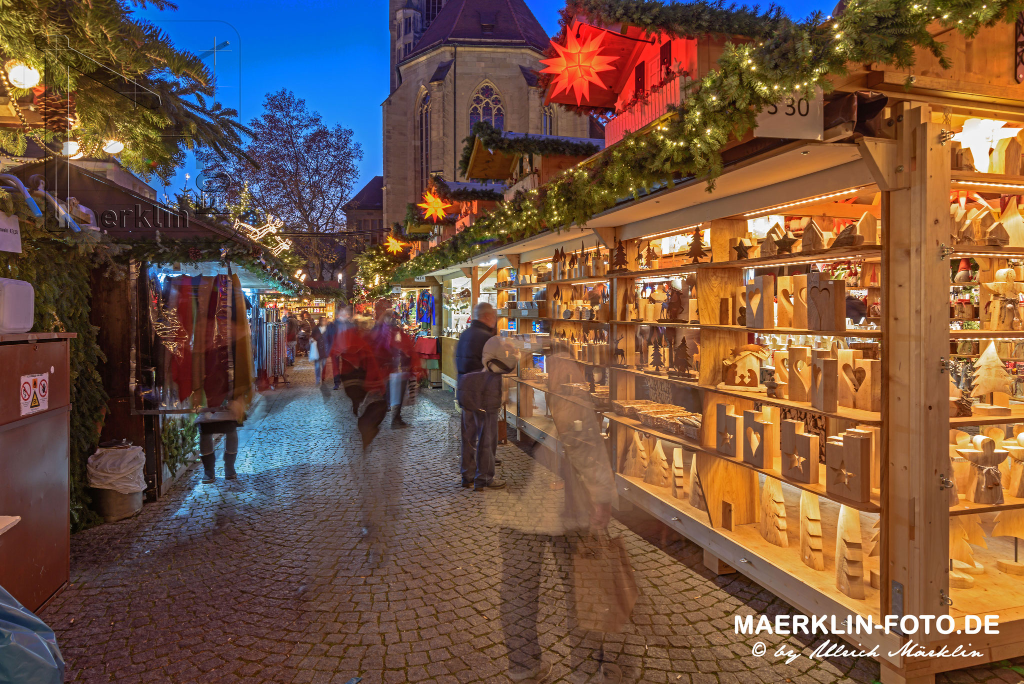 Weihnachtsmarkt in Stuttgart, Schillerplatz/Stiftskirche