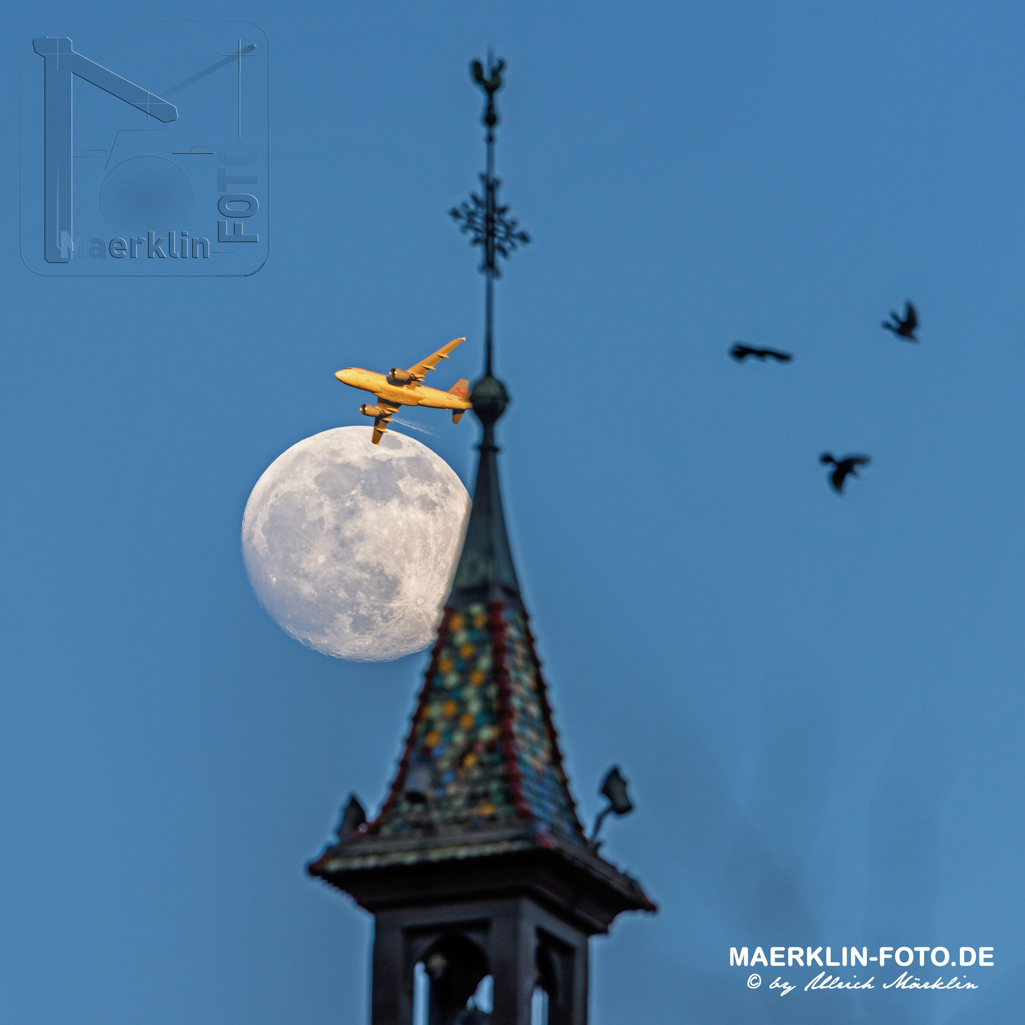 Alter Kirchturm in Nagold, "Zu unserer lieben Frau", aufgehender Mond
