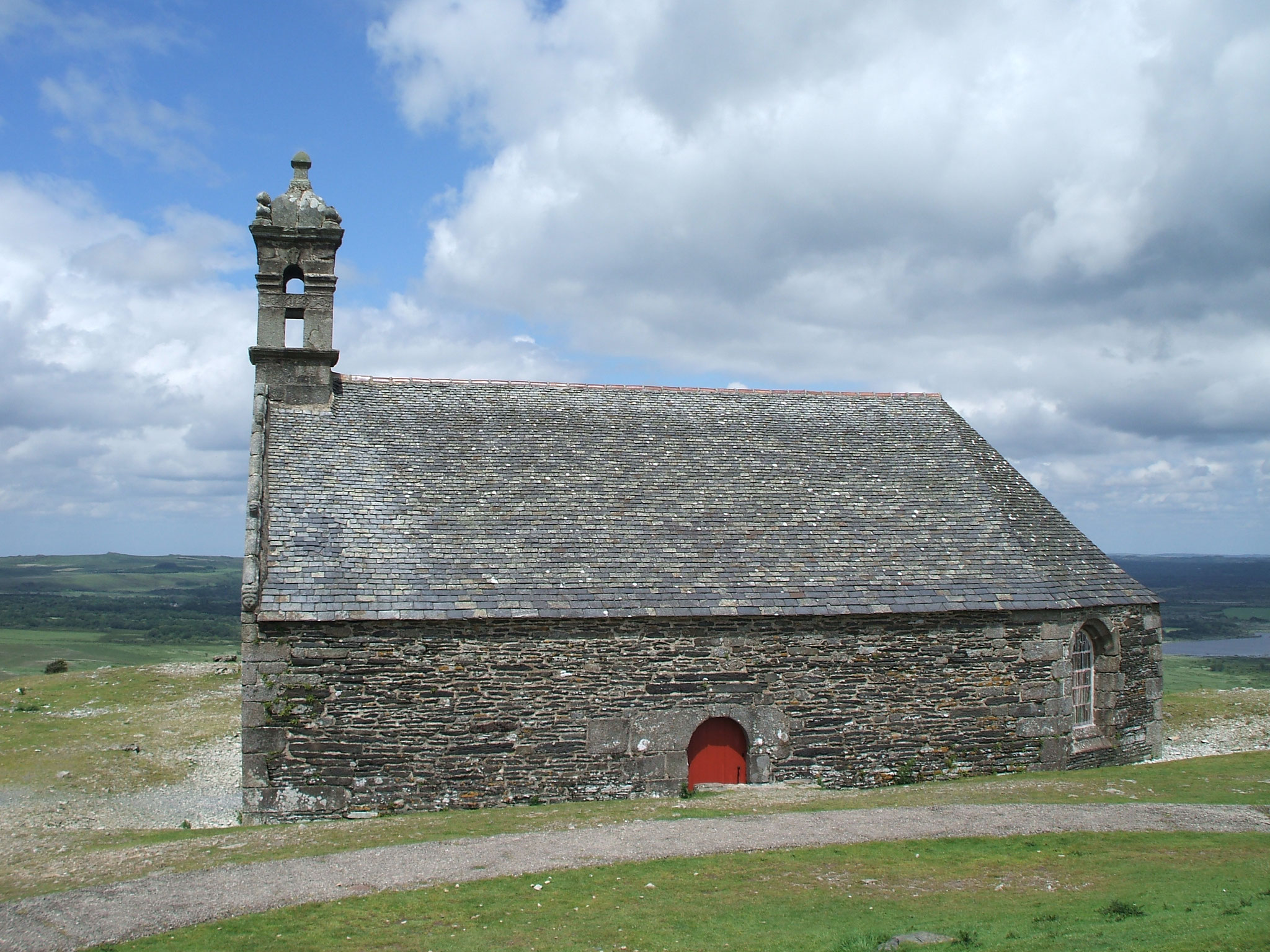 Saint Rivoal chapelle Saint Michel