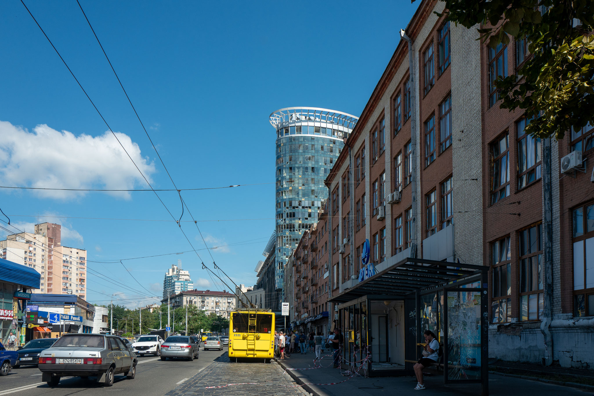 Beschadigde gebouwen in Kviv