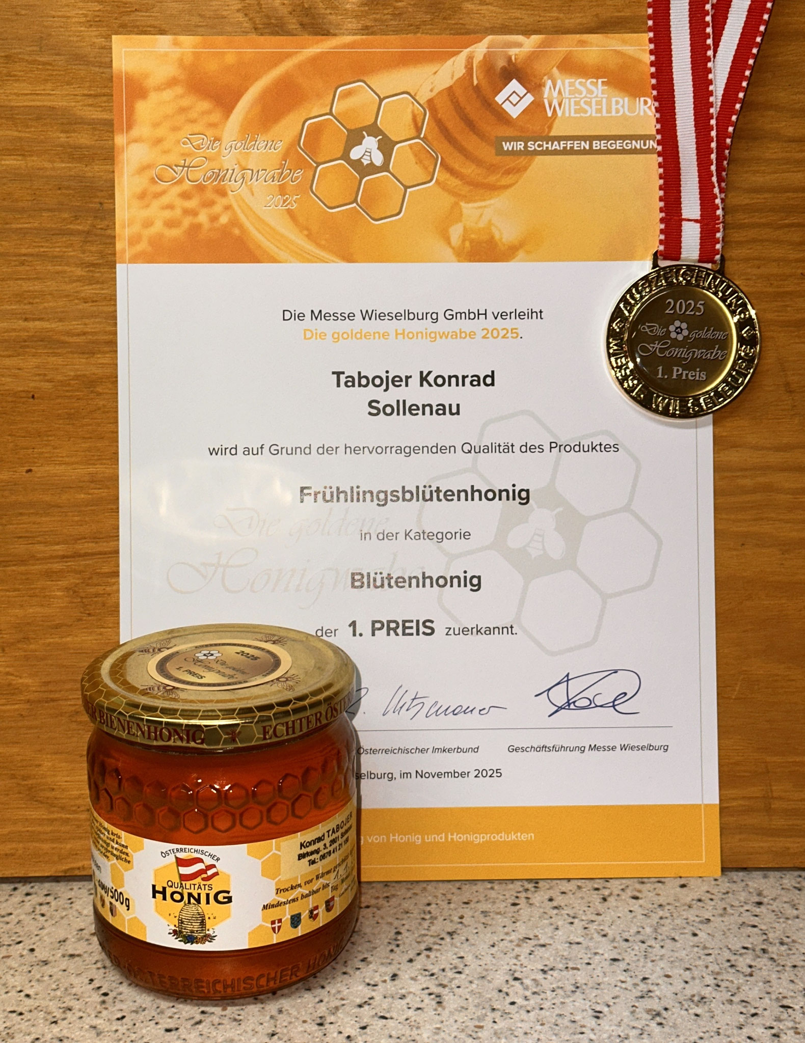 1. Preis in der Kategorie Blütenhonig - Goldmedaille für Frühlingsblütenhonig