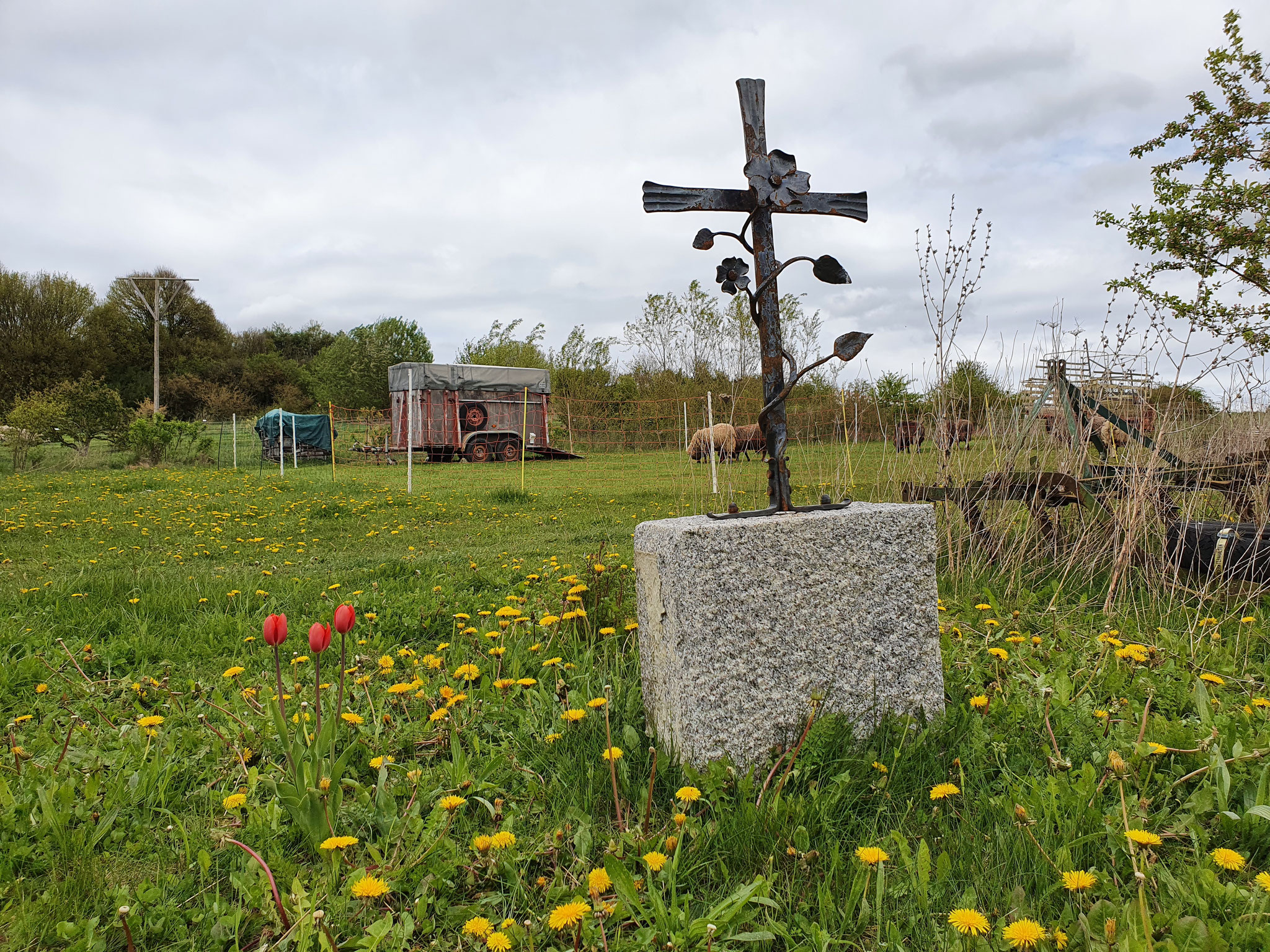 Ein Grabkreuz