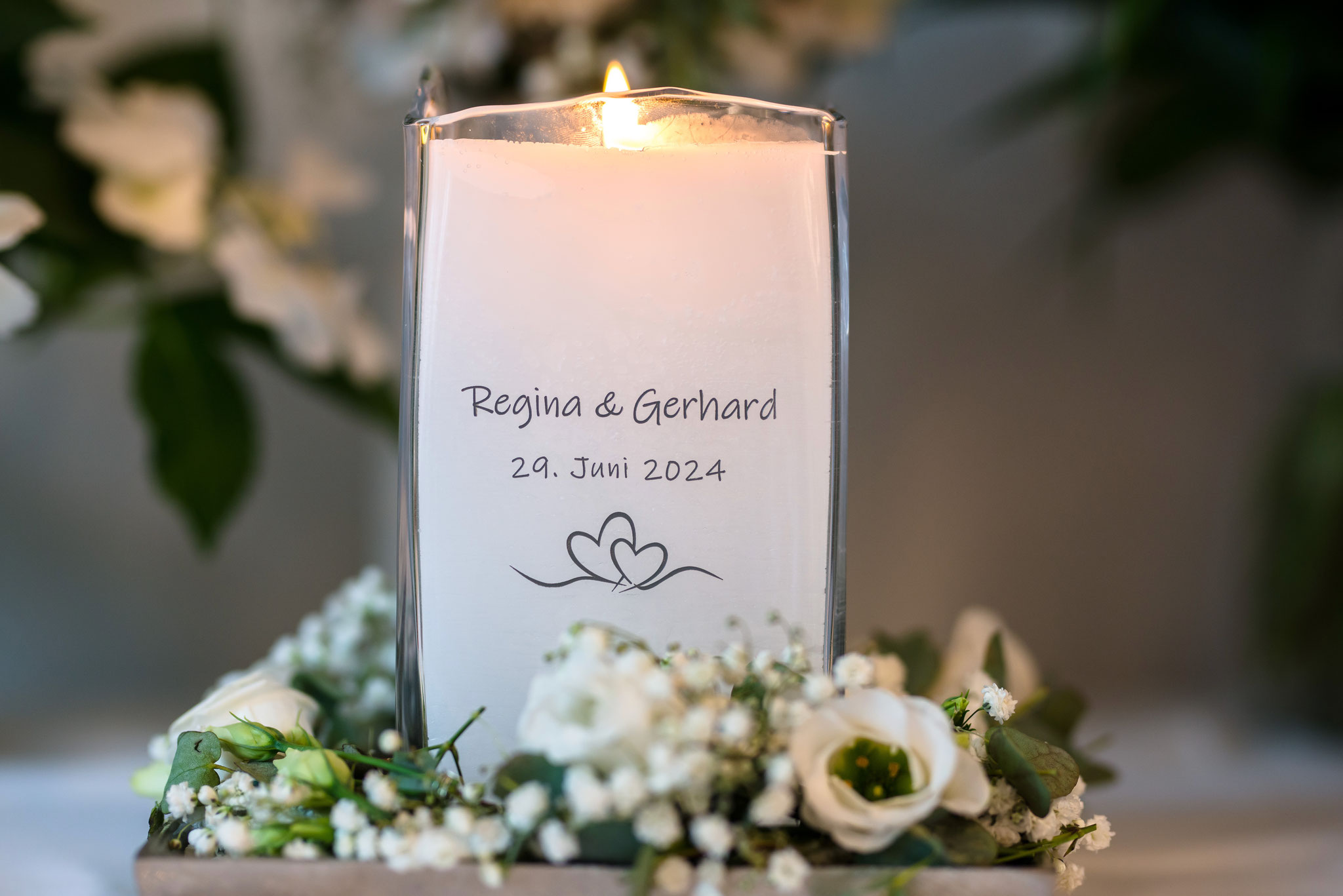 Liebes Tekla-Sand Team, im Anhang sende ich Bilder meiner wunderschönen Hochzeitskerze.  Danke und liebe Grüße Regina G.