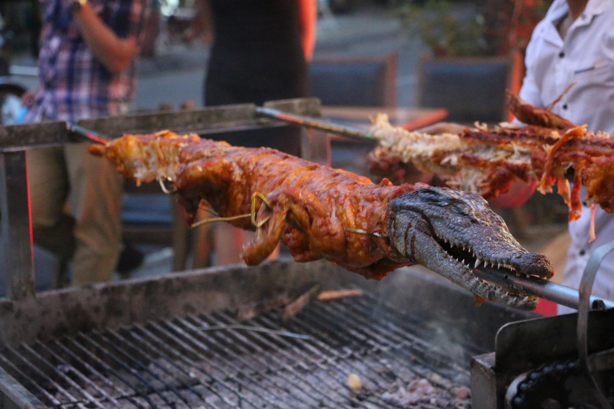 Was es in Nha Trang so auf dem Grill gibt: Krokodil