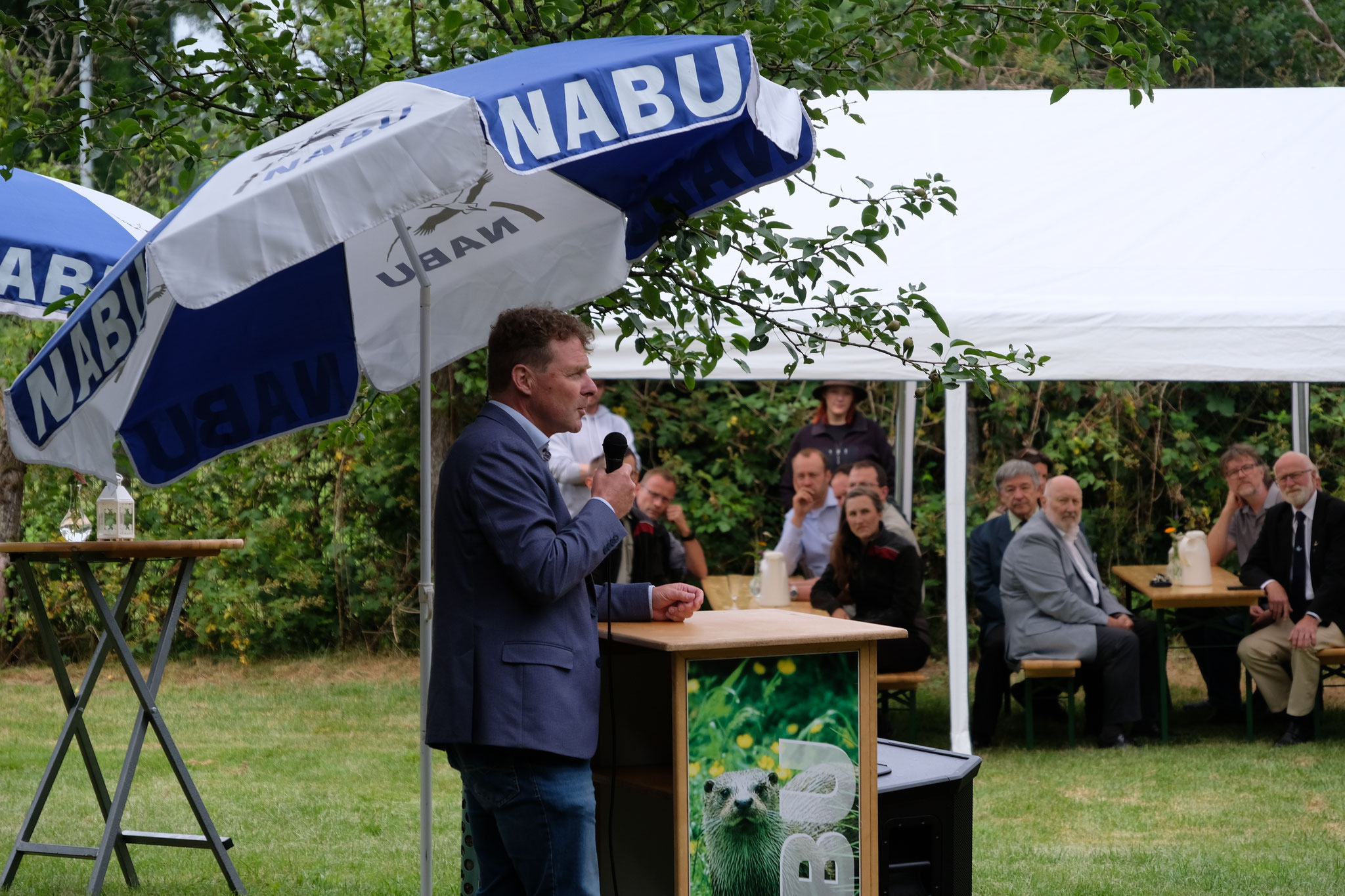 Prof. Dr. Holger Buschmann lobte die gute Arbeit der ÖNSOR. Foto: NABU Niedersachsen/L. Neffati