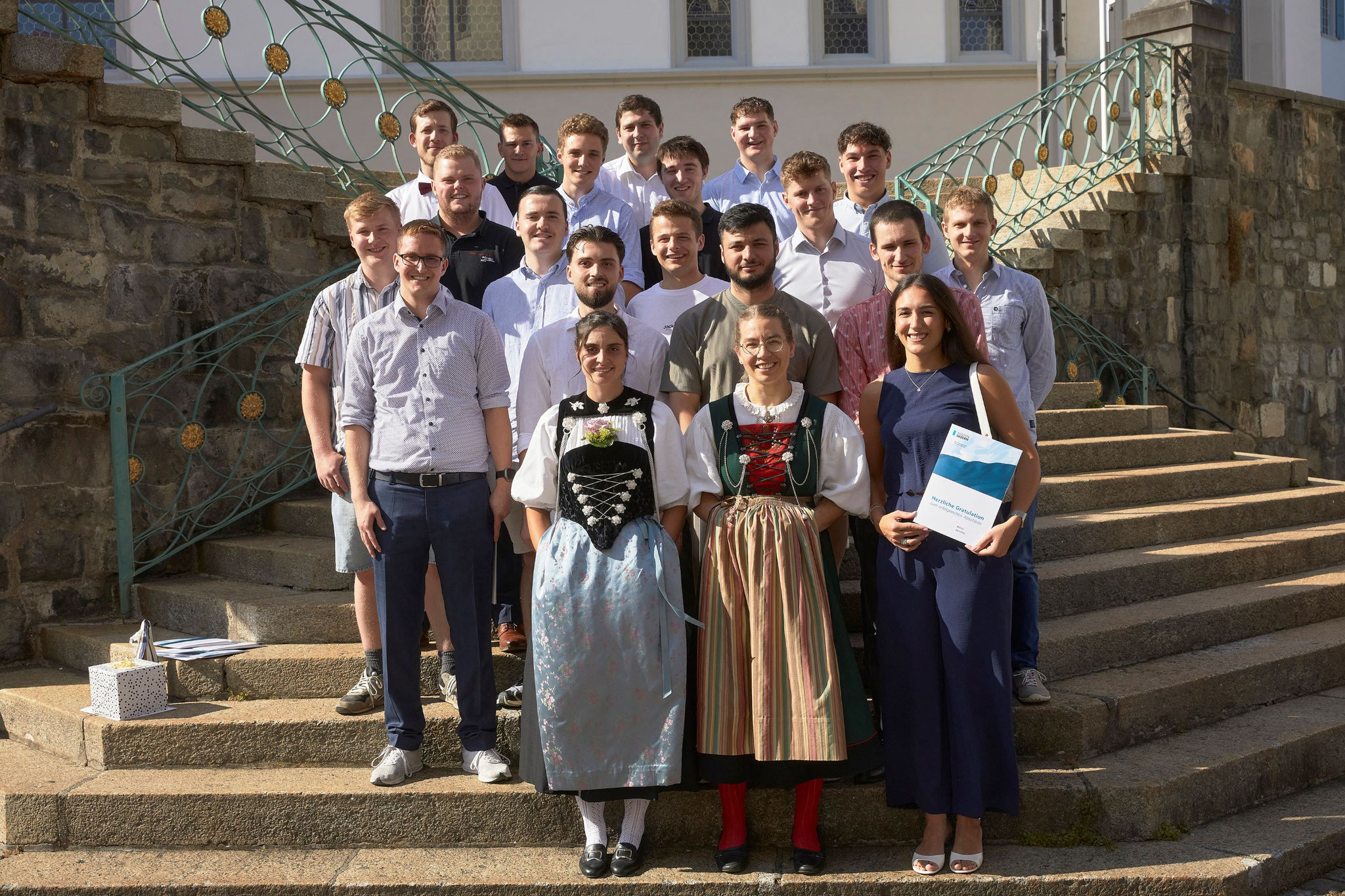 Gruppenfoto Absolventinnen und Absolventen der Fachschule