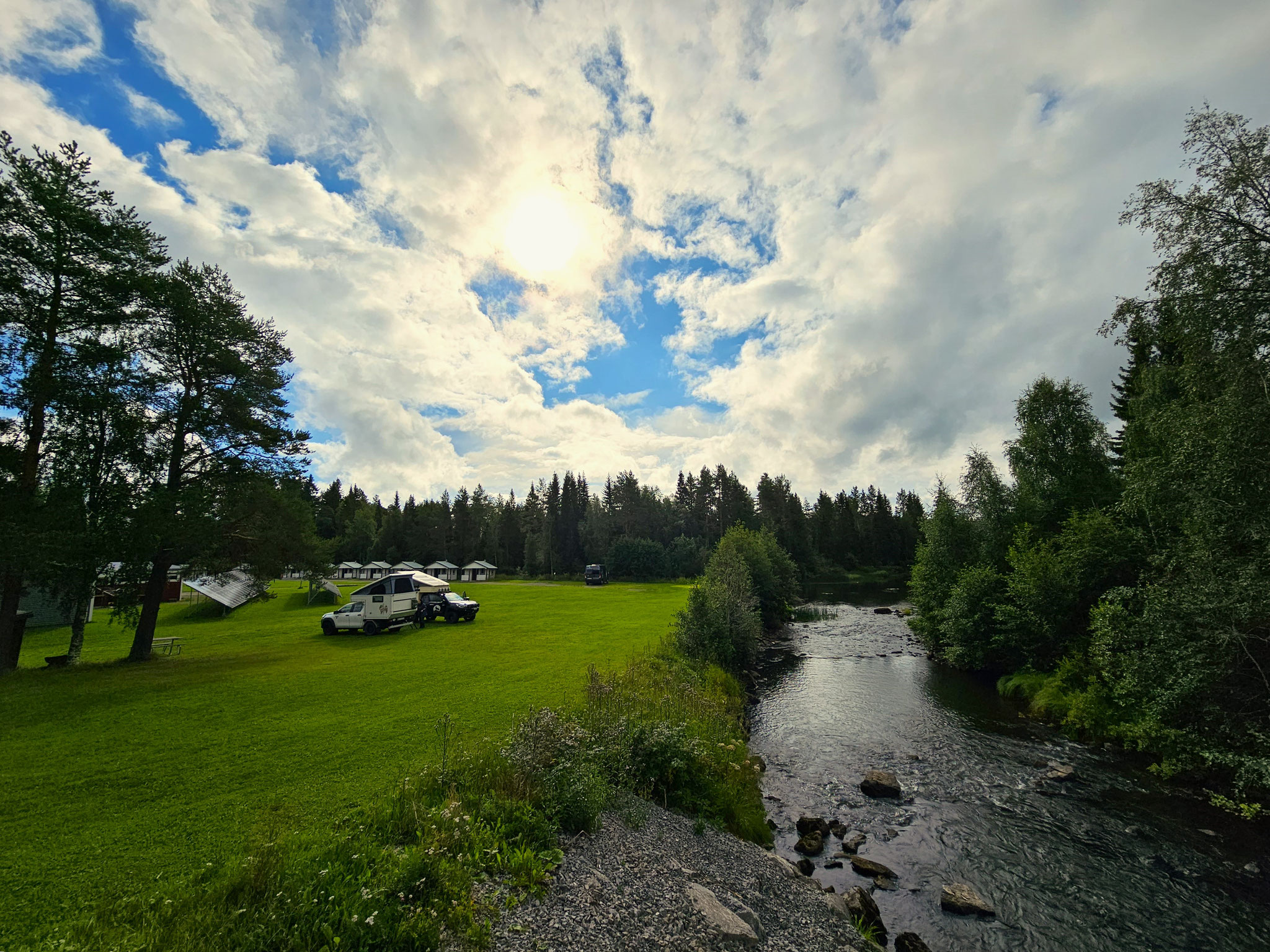 Camp Rout 45 Schweden wolf78 overland vanlife #ProjektBlackwolf explore without limits #driveyourownway roadtrip offroad Schweiz Travel Camping #BornToRoam overlandbound Overlandingnomads Pickup Camper Globecamper offroad 195 Toyota Hilux