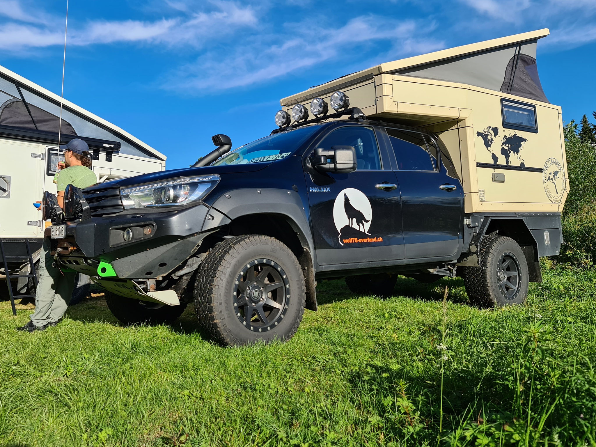 Wildernes-Life Schweden B&B wolf78 overland vanlife #ProjektBlackwolf explore without limits #driveyourownway roadtrip offroad Schweiz Travel Camping #BornToRoam overlandbound Overlandingnomads Pickup Camper Globecamper offroad 195 Toyota Hilux
