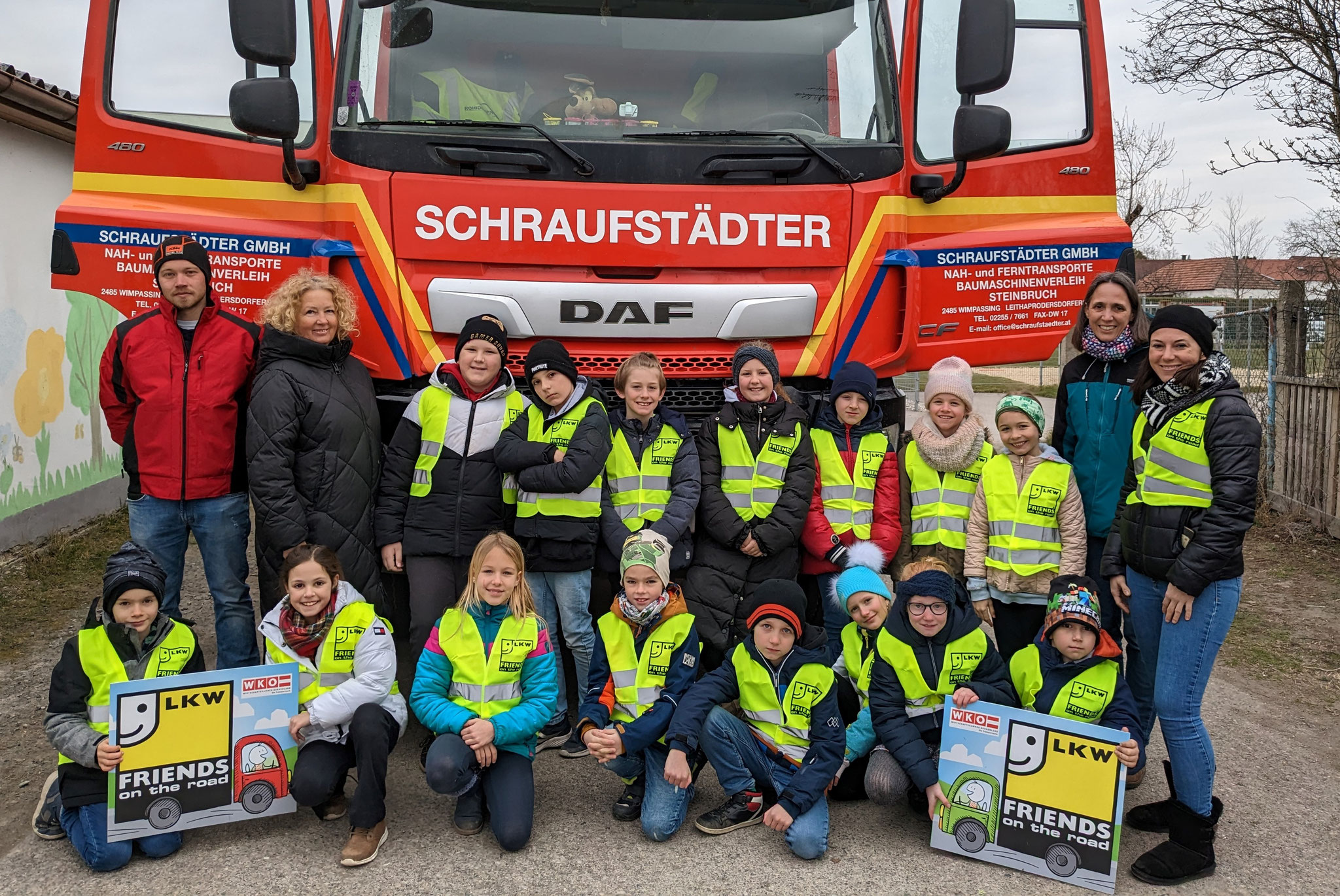 Kinder der 3. Klasse Volksschule: Lkw-Projekt macht Station in der Volksschule Leithaprodersdorf