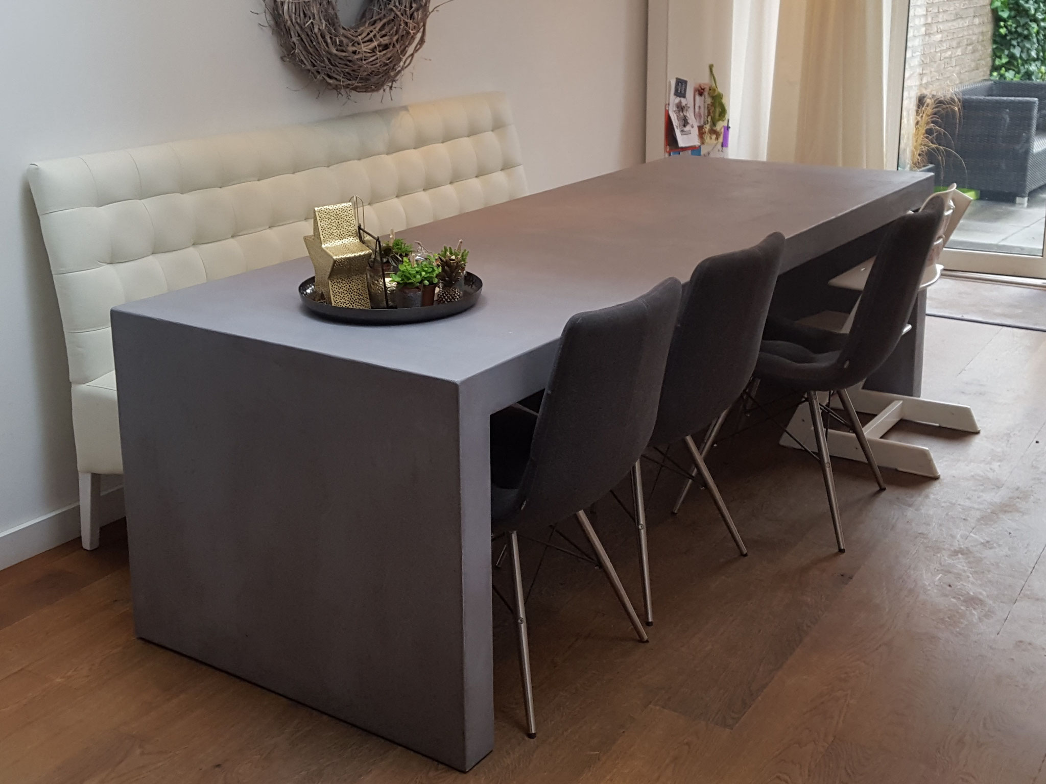Eettafel 260 x 95 x 78 cm (dikte 10 cm)