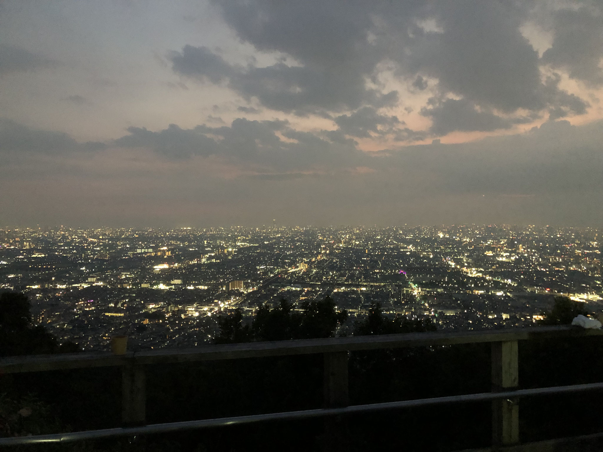 みはらし広場からの夜景①（日没直前）