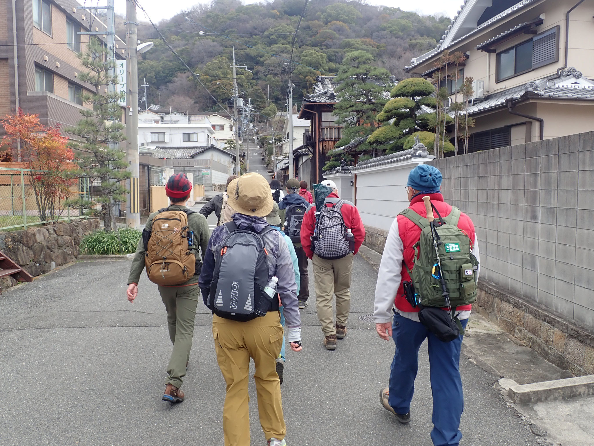堅下駅から出発
