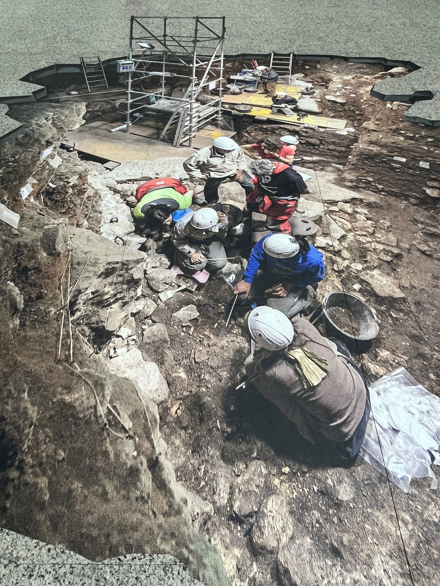 In der Etage -1 werden die Ausgrabungen gezeigt, die ganz in der Nähe, Sierra de Atapuerca, getätigt werden.