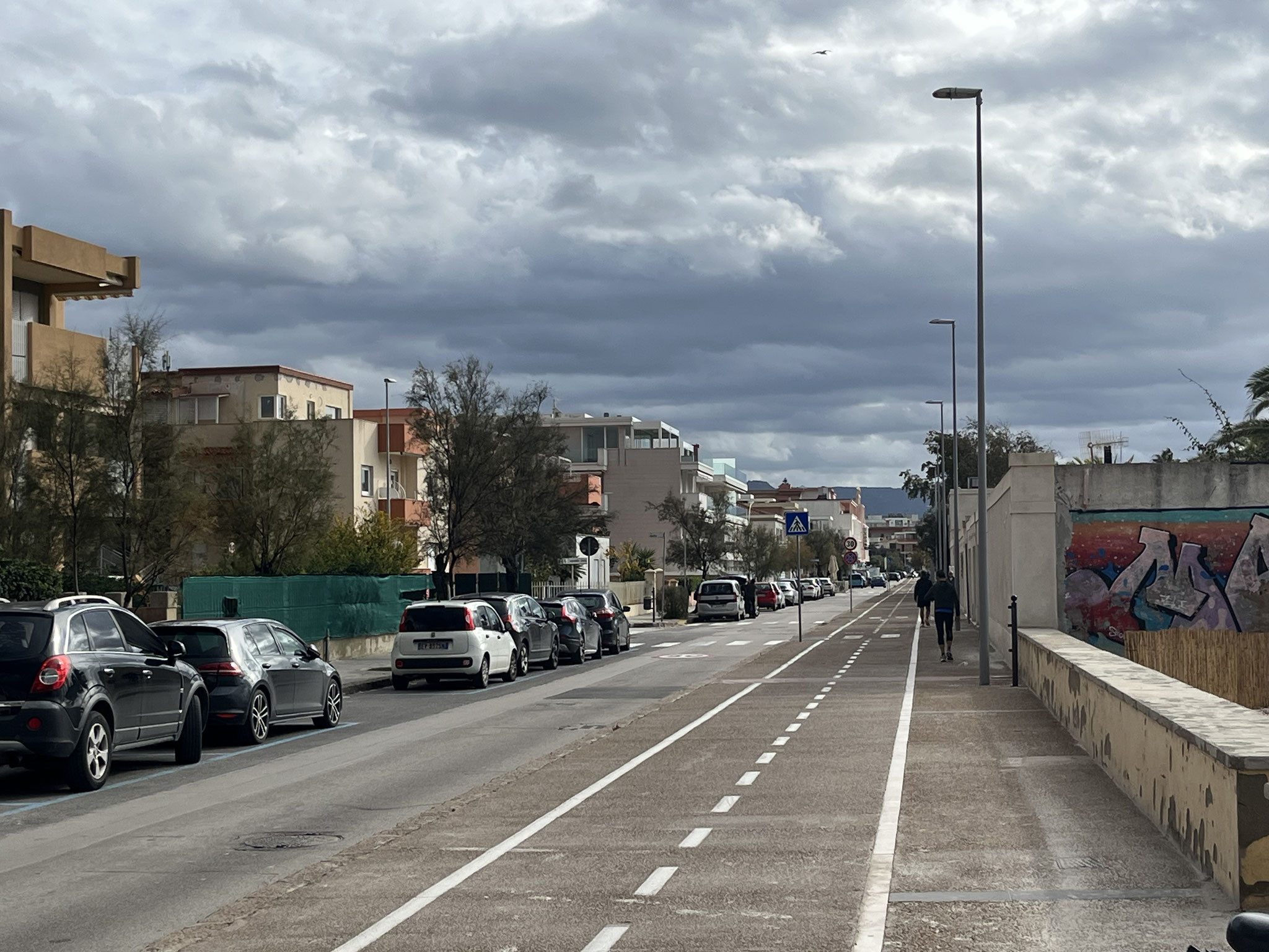 … können auf einem guten Veloweg in die Innenstadt fahren.