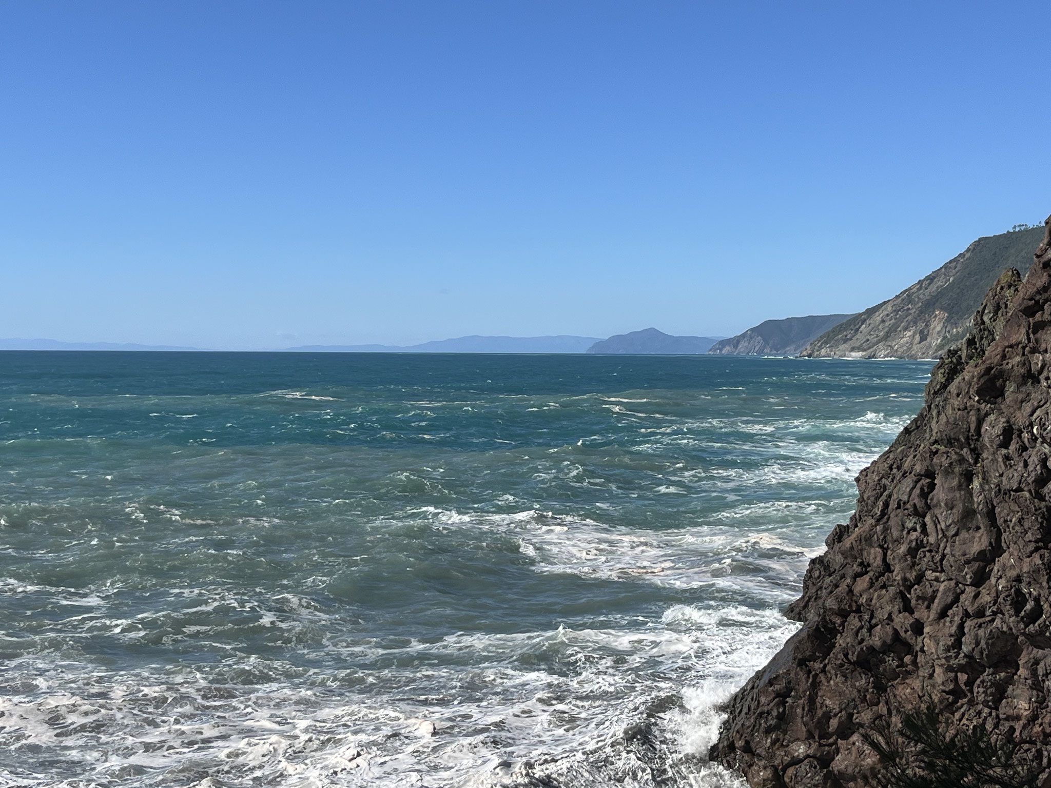 … das tosende und wilde Meer.
