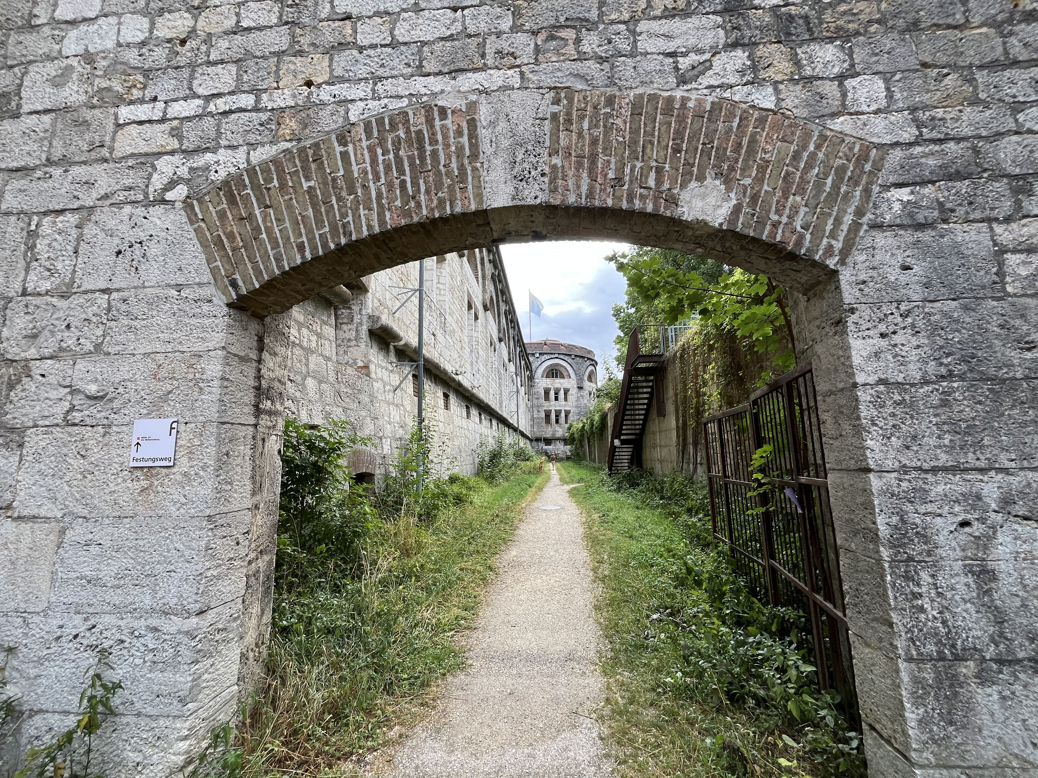 … hinauf zur Bundesfestung Ulm, die 1859 fertiggestellt wurde …