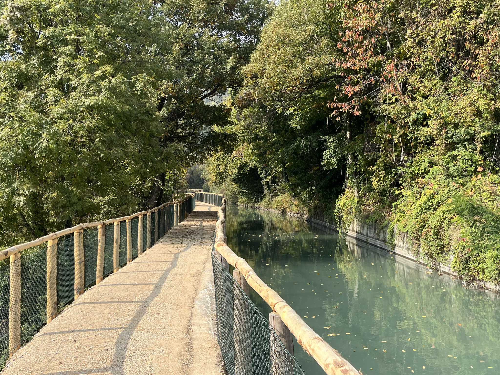 Dem Fluss Gesso die Ebene hinauf und der „Stura“ …