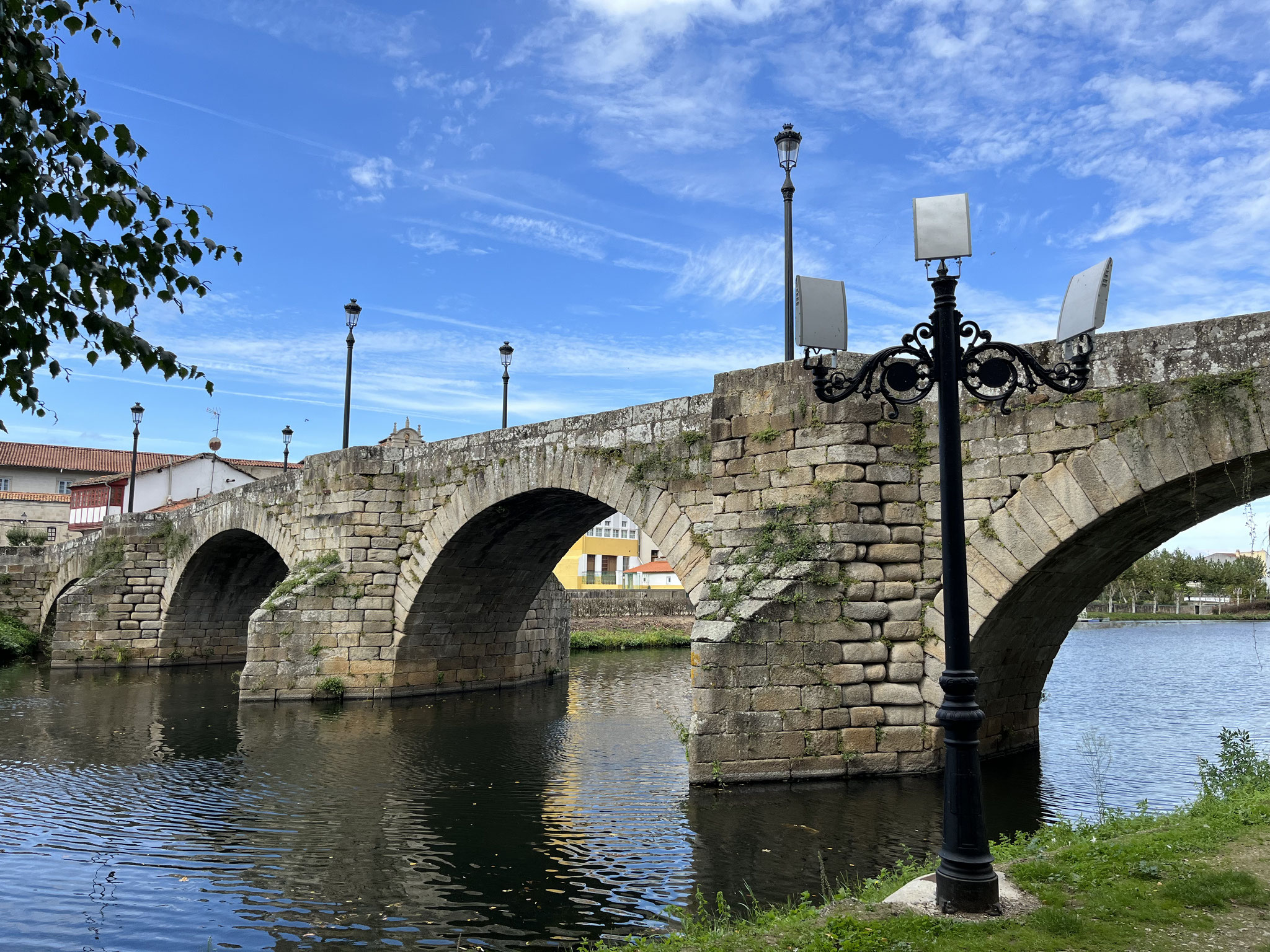 Wir kommen an einer schönen Römerbrücke vorbei.