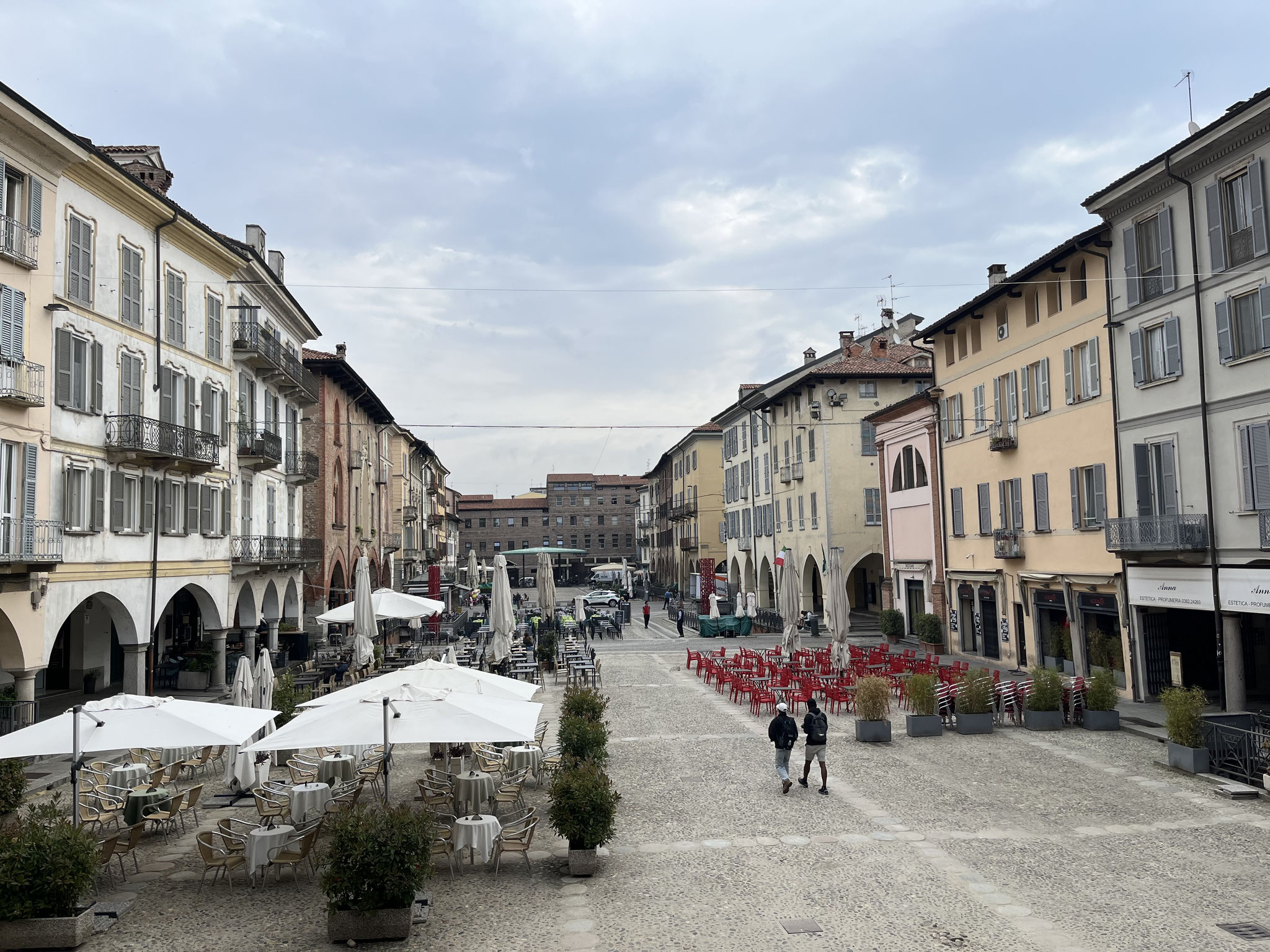 Es geht an der „Piazza della Vittoria“ vorbei …