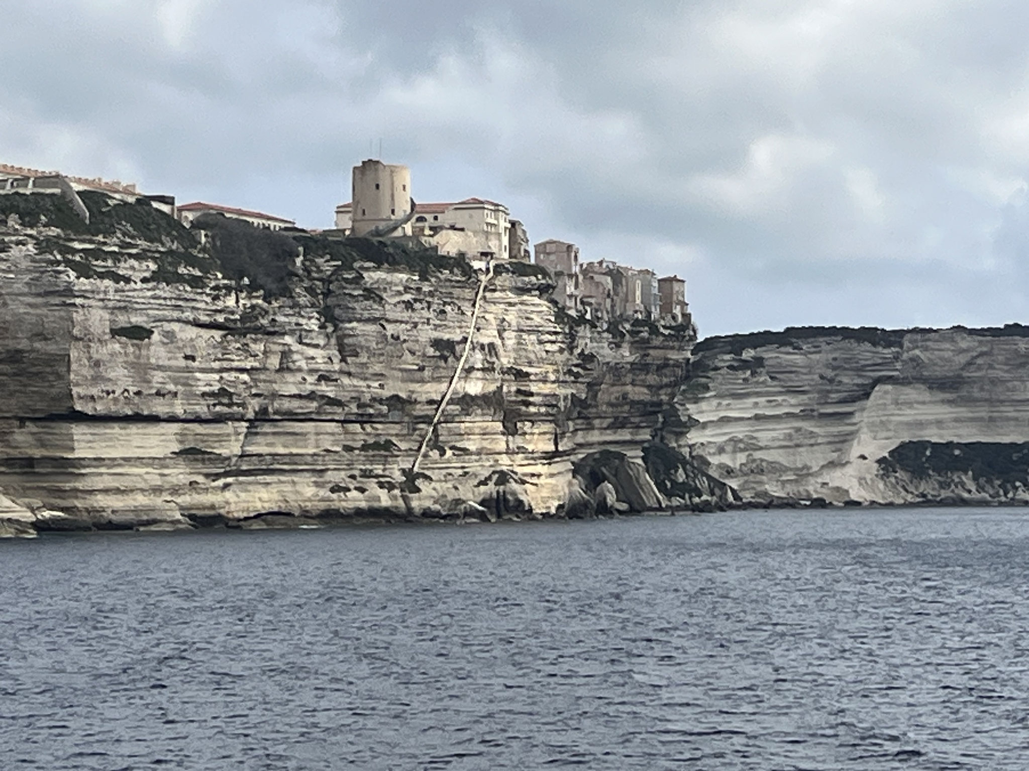 … Bonifacio bringt.