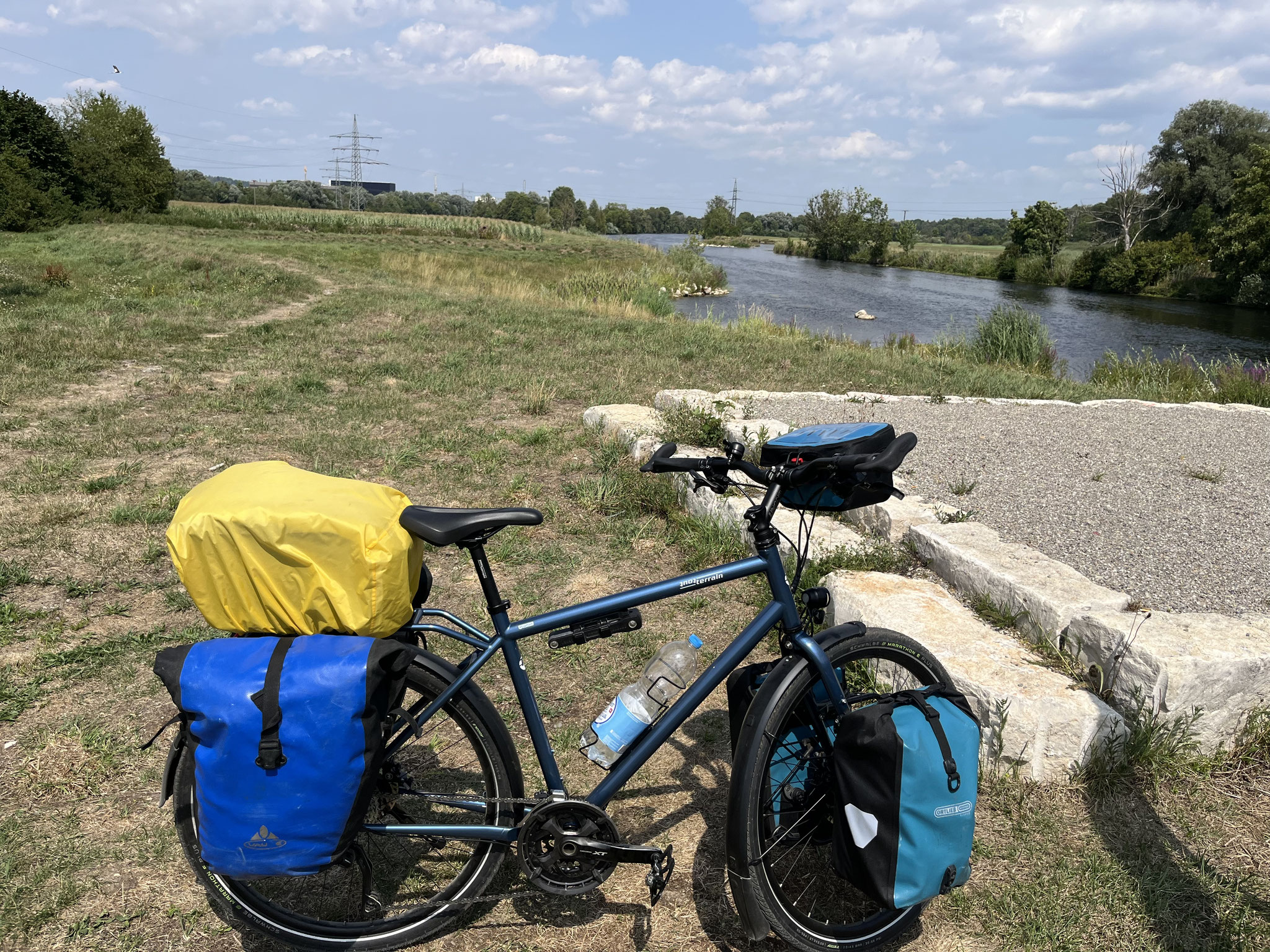 Es folgt eine sehr schöne Passage der Donau entlang …