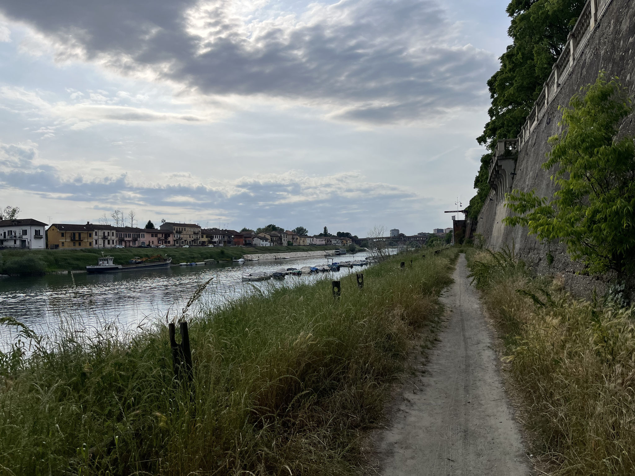 Man könnte hier doch eine schöne Promenade planen und anlegen.