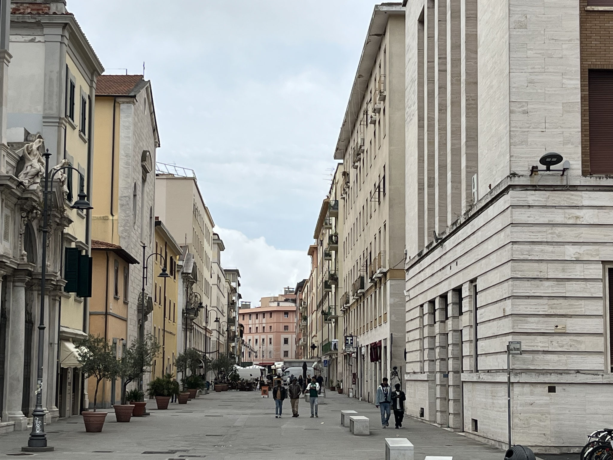 … die „Via Grande“, die uns zurück zum alten Hafen führt.