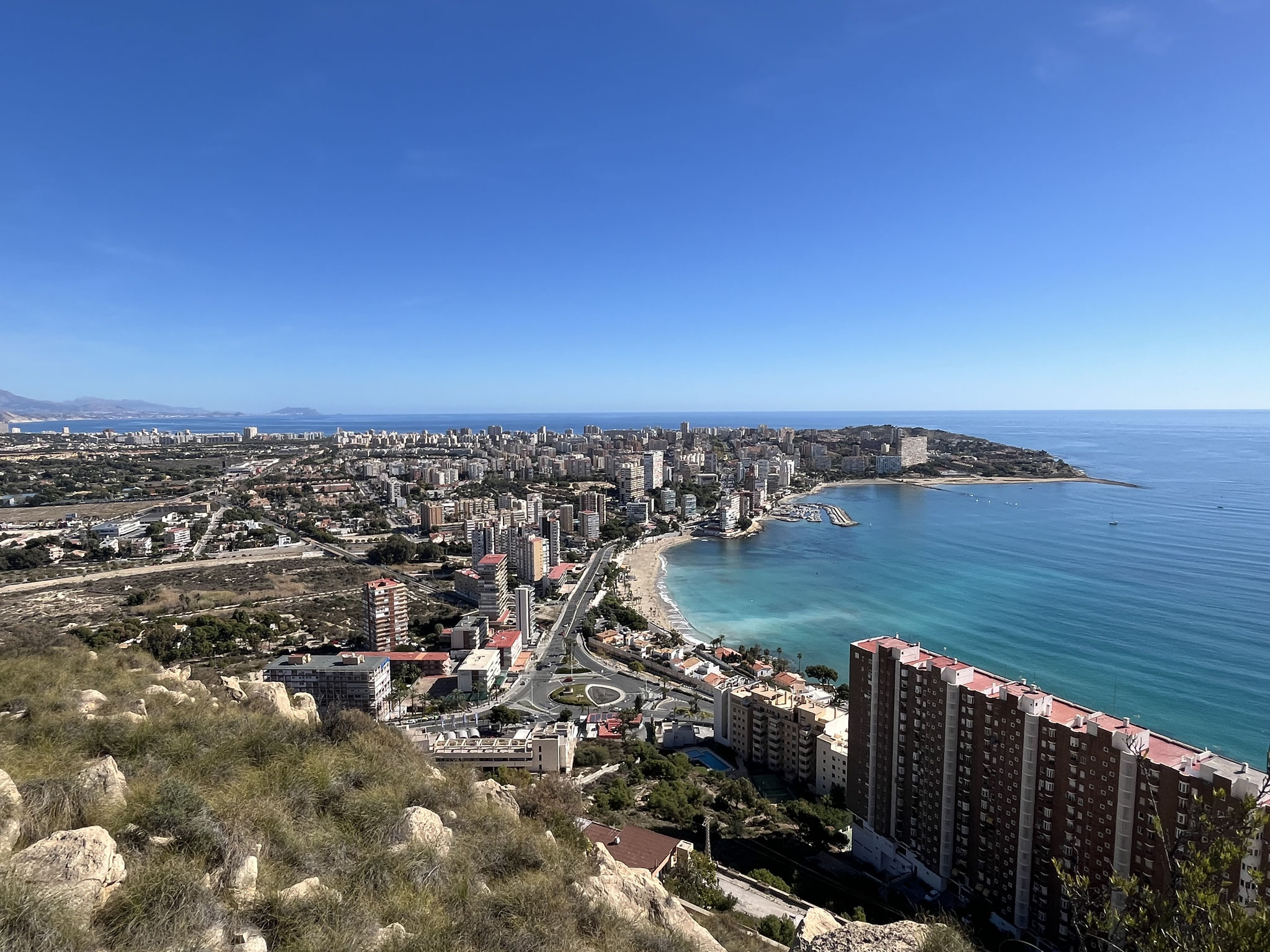 Dann gehts steil runter Richtung Playa de l'Albuferata und Cap de l'Horta.