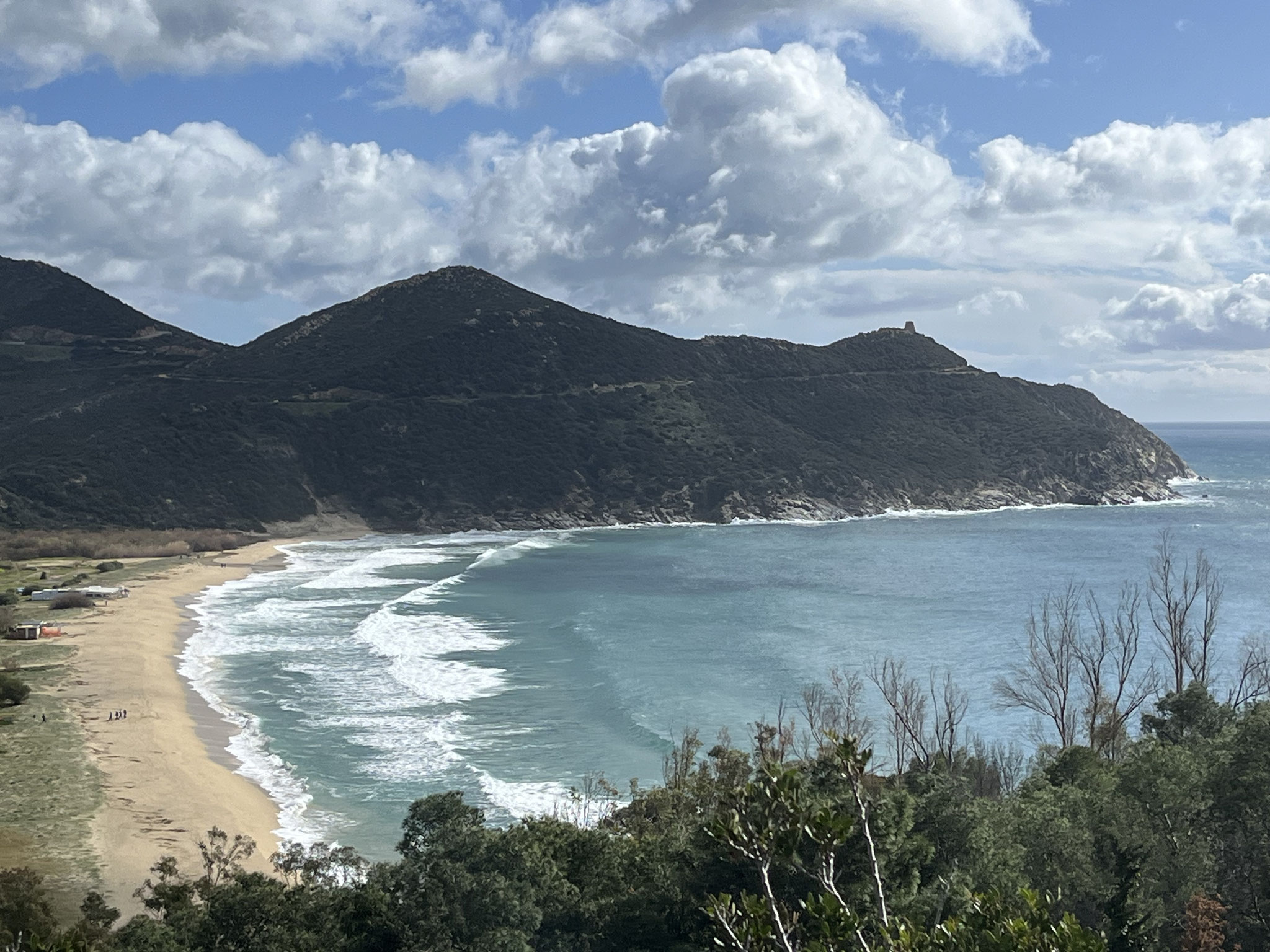 Ein Strand schöner als der andere folgt an diesem Küstenabschnitt im Süden.