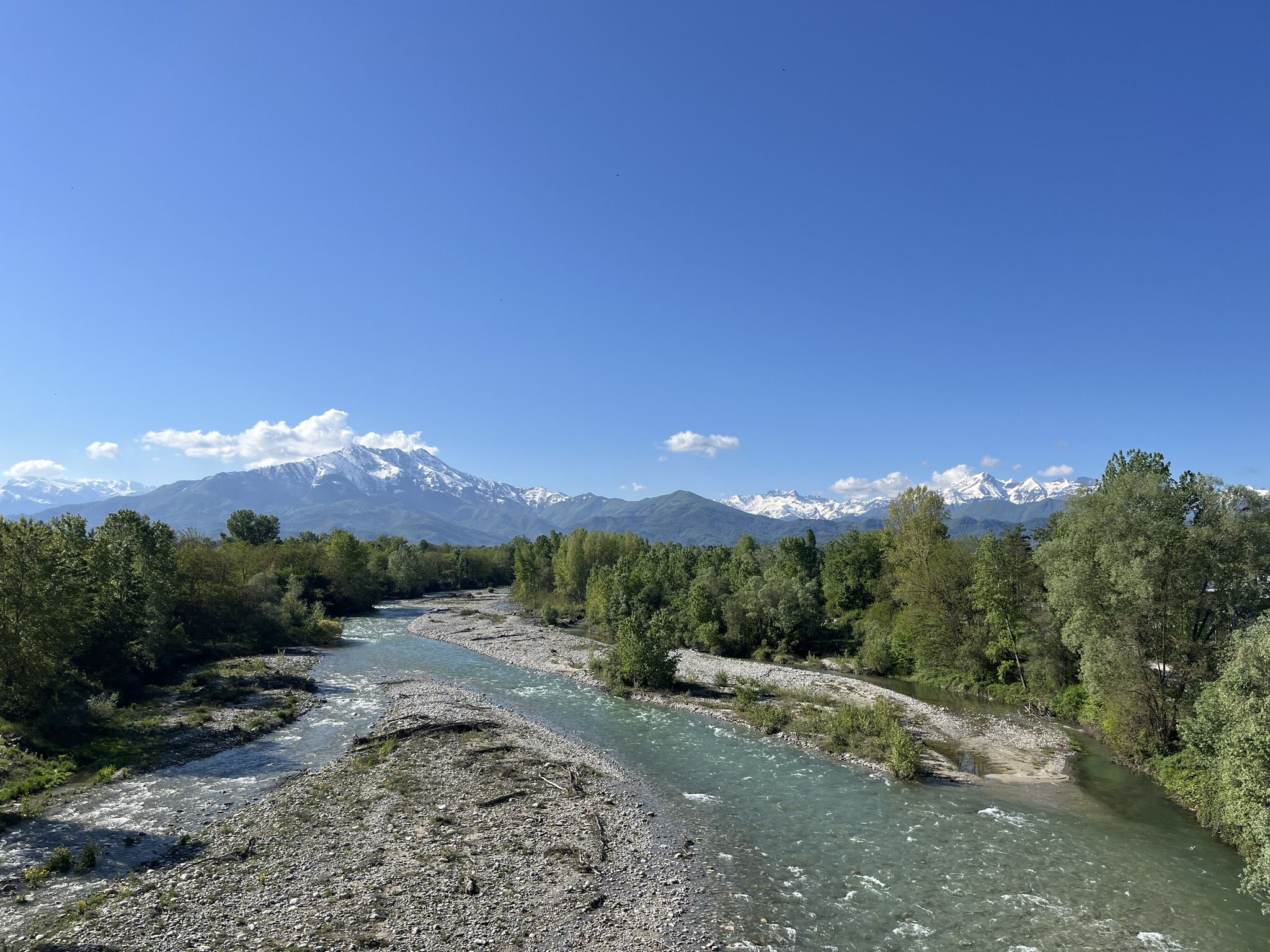 Die nächsten Kilometer fahren wir durch eine wunderschöne Flusslandschaft des Flusses „Stura di Demonte“. Leider ist der Weg sehr holprig und anspruchsvoll zu fahren.