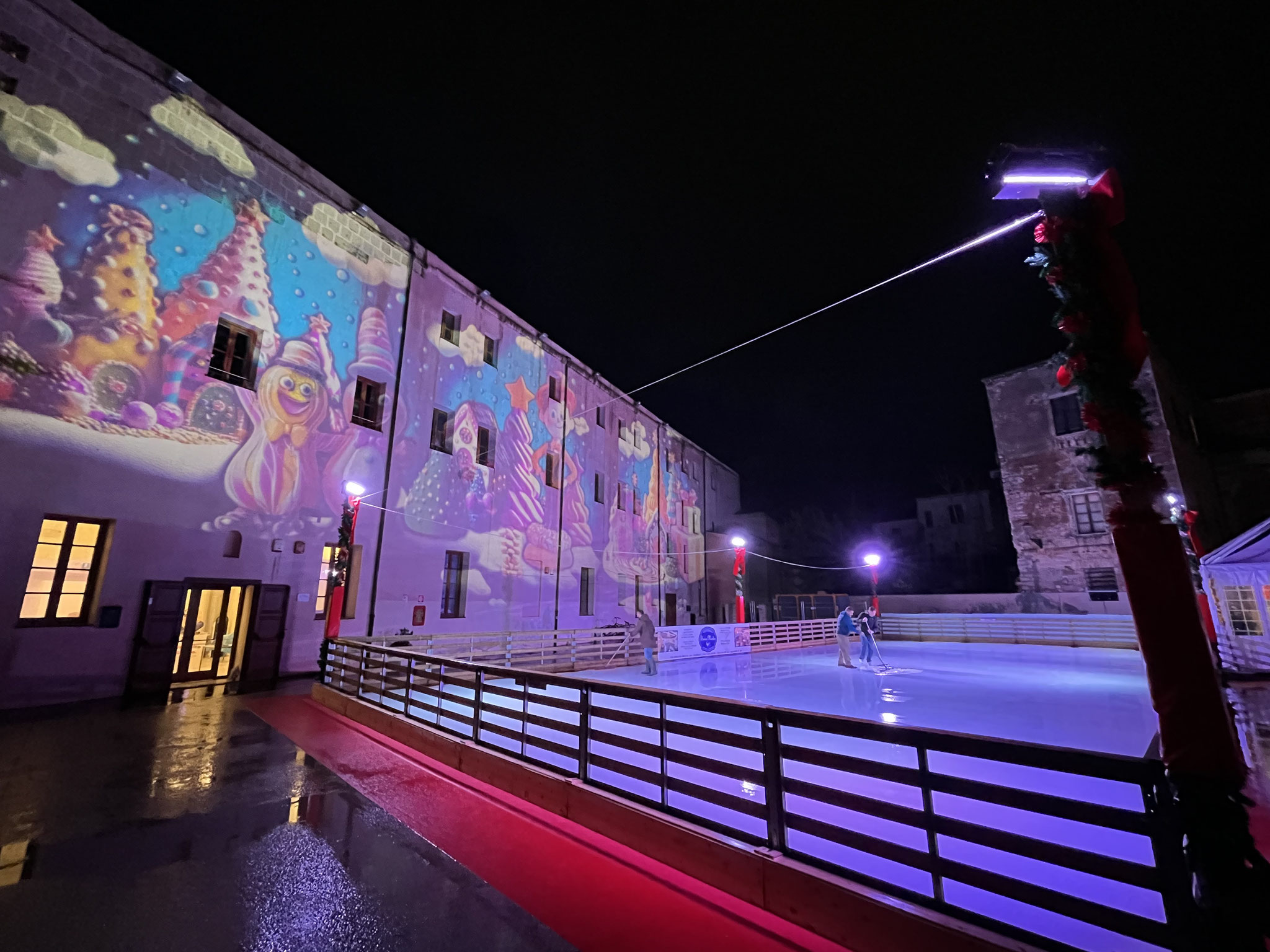 Am letzten Abend in Alghero möchten wir noch ein bisschen Weihnachtsstimmung schnuppern in der Altstadt.