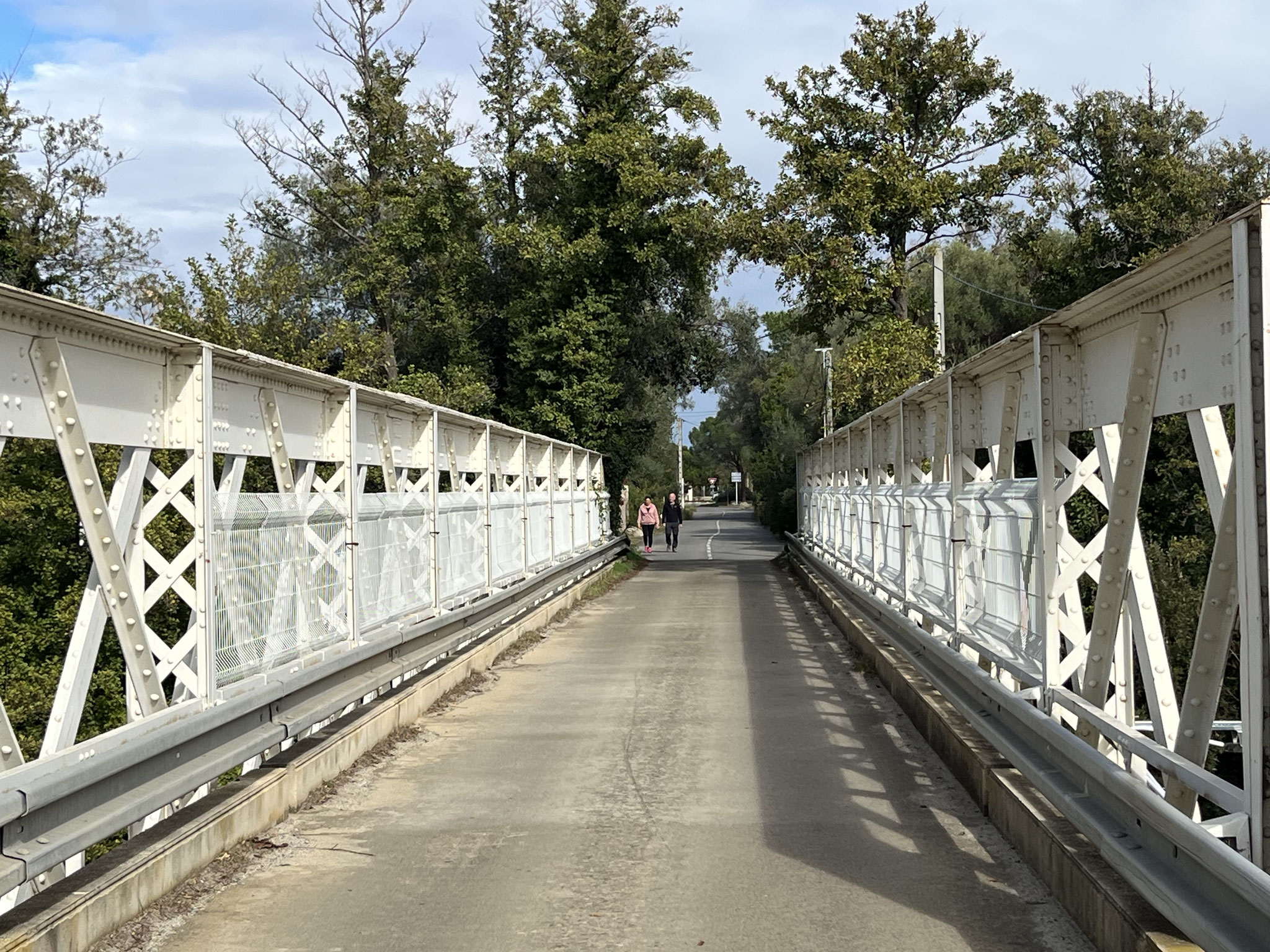 Das sehen wir an dieser Stahlbrücke aus dem Jahre 1925 und …