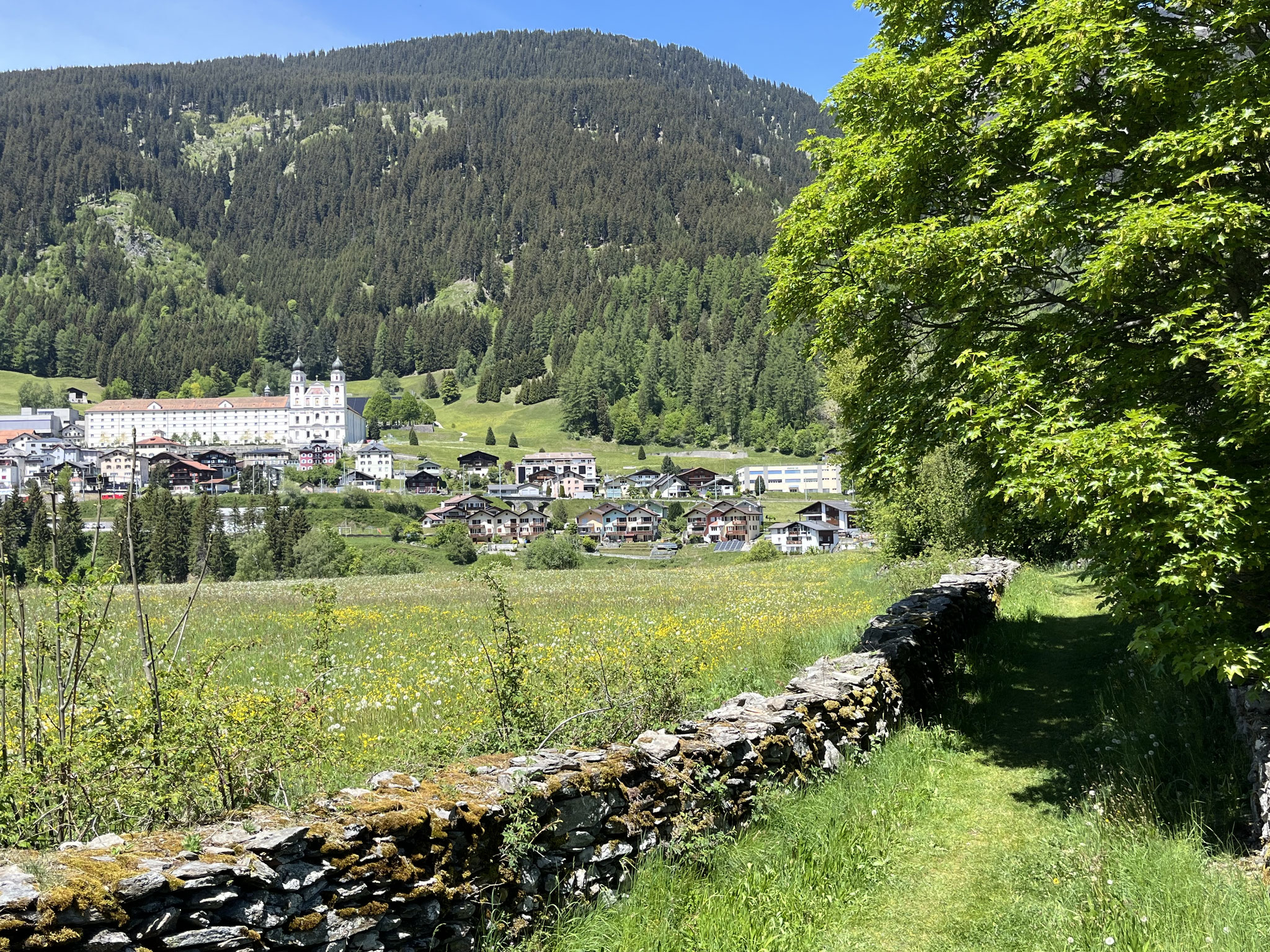 Danach gehts auf einem alten Saumpfad zurück und hinauf zum Kloster.