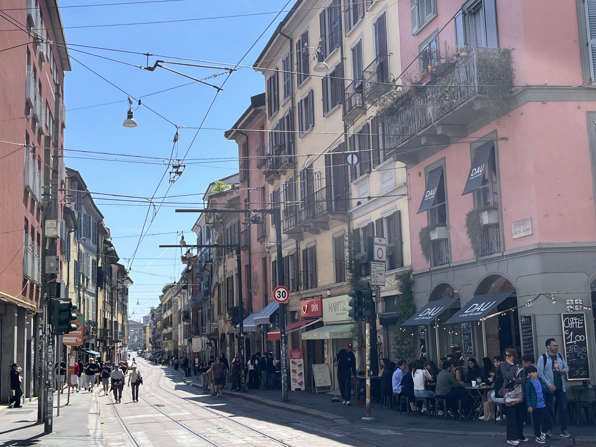 Danach geht es den langen Weg zurück(ca. 7,5km) zur „Porta Ticinese“, wo …