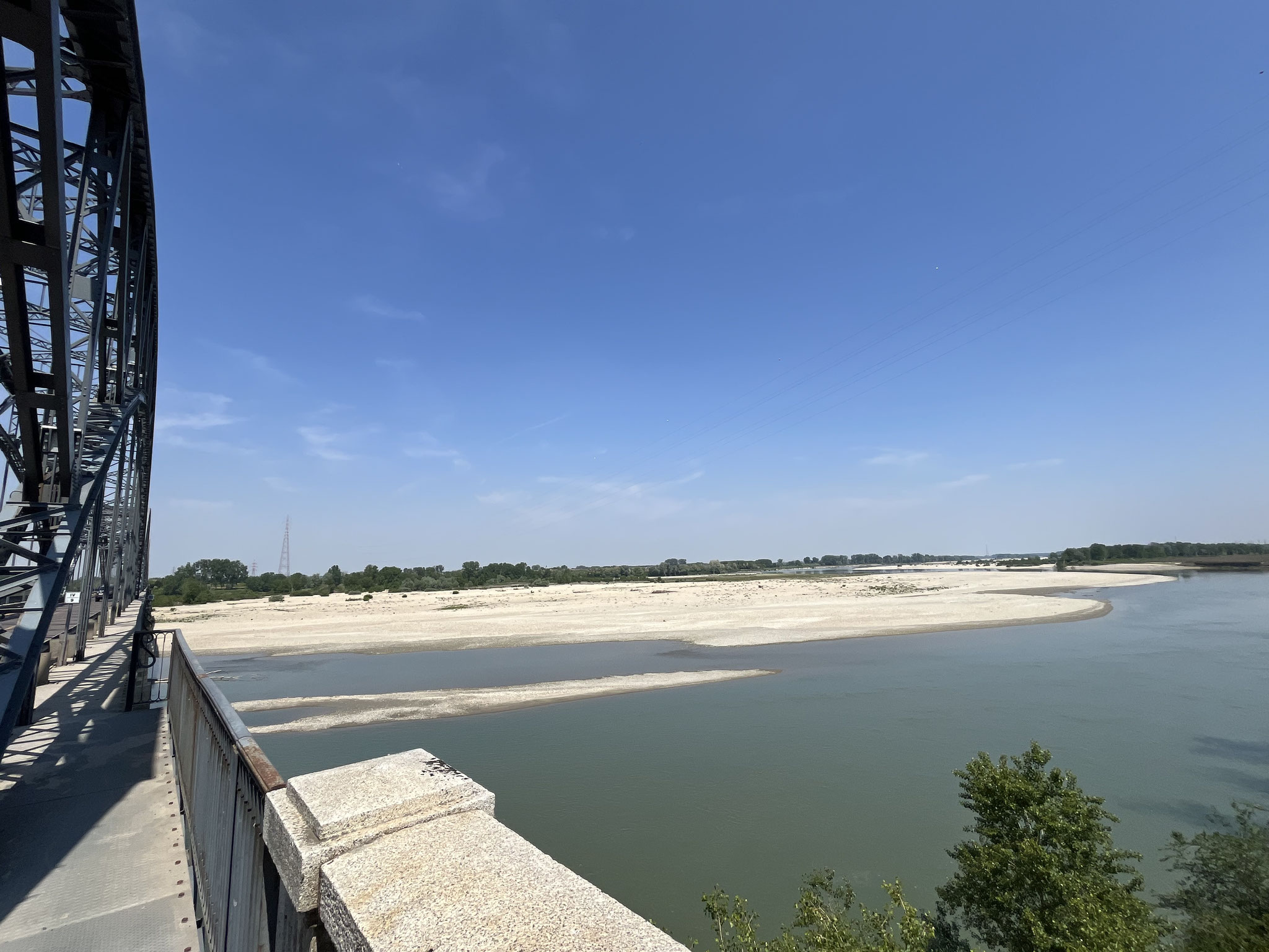 … und im Moment wenig Wasser führt.