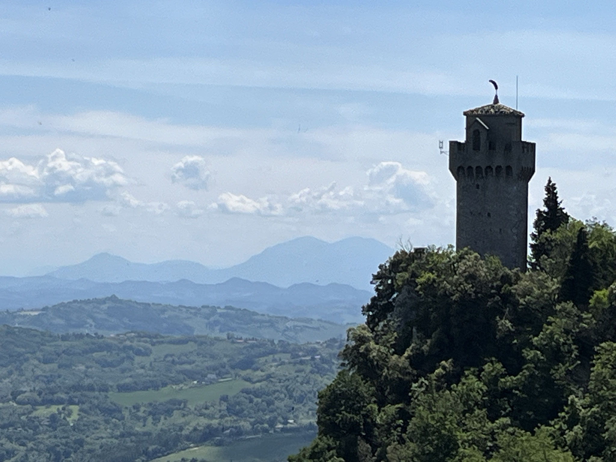 Beim dritten Turm hat es nur noch vereinzelt Touristen und wir können den traumhaften Ausblick in Ruhe geniessen.