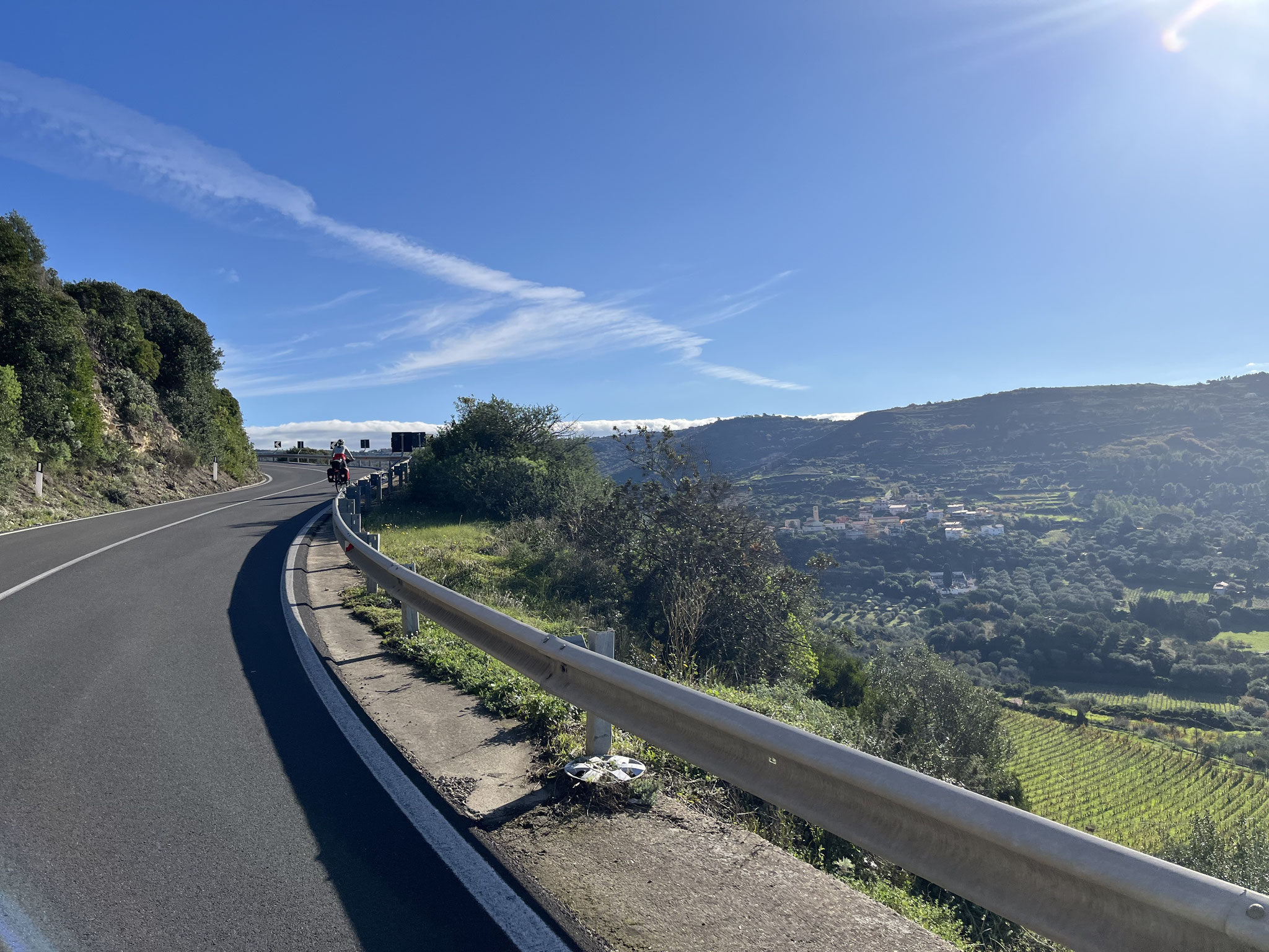 Es geht hinauf auf eine Hochebene, die rund 250m über dem Meer liegt.