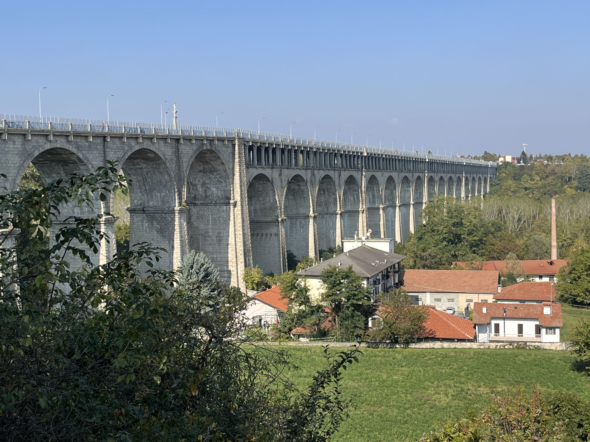Das Viadotto Soleri ist fast 700m lang und ein beeindruckendes Bauwerk.