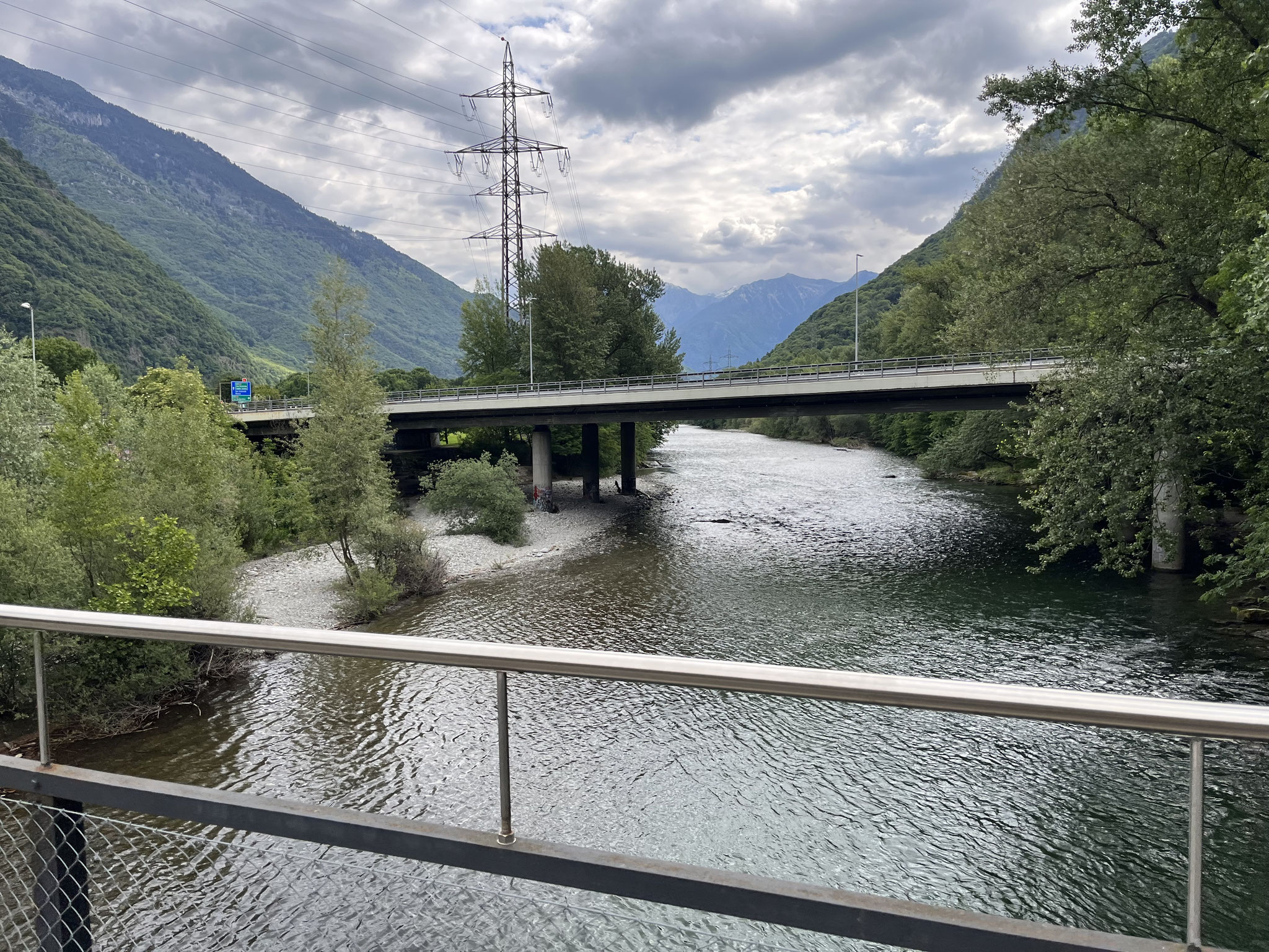 Den gleichen Weg zurück nach Bellinzona, in Arbedo über die Moesa und danach …