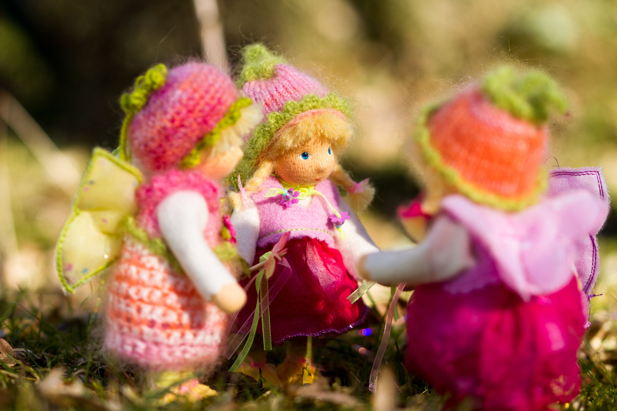 Mini-Elfe mit Margerite – Frühlingsdekoration