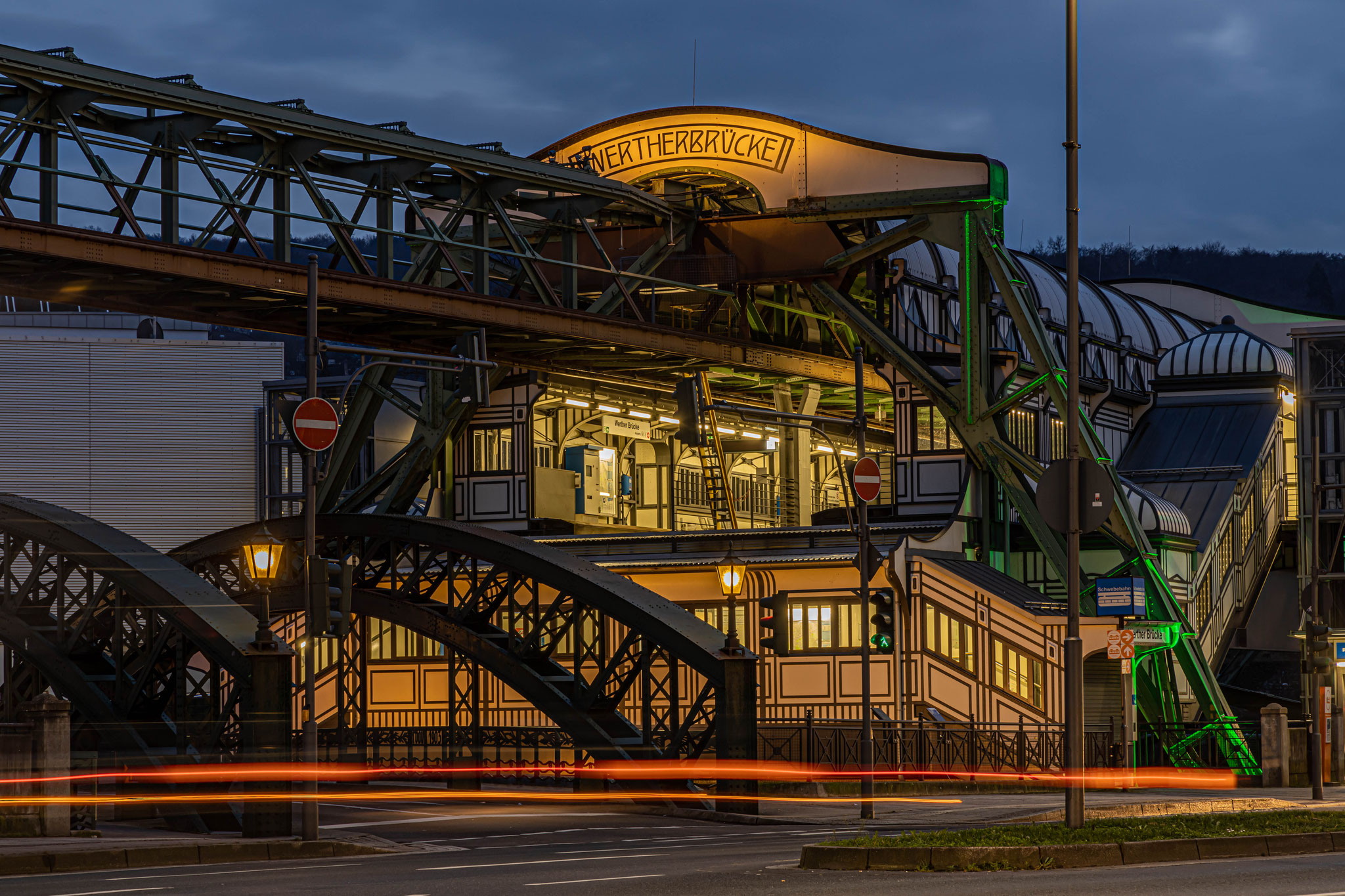 Schwebebahnhaltestelle Werther Brücke in Wuppertal-Barmen