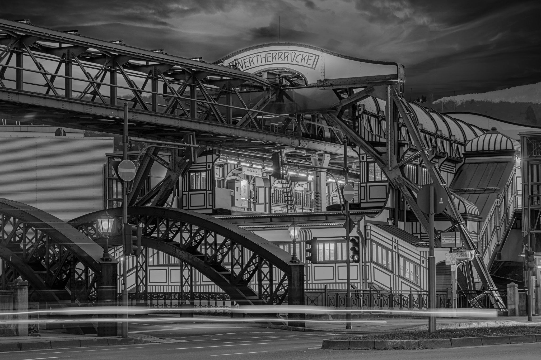 Schwebebahnhaltestelle Werther Brücke in Wuppertal