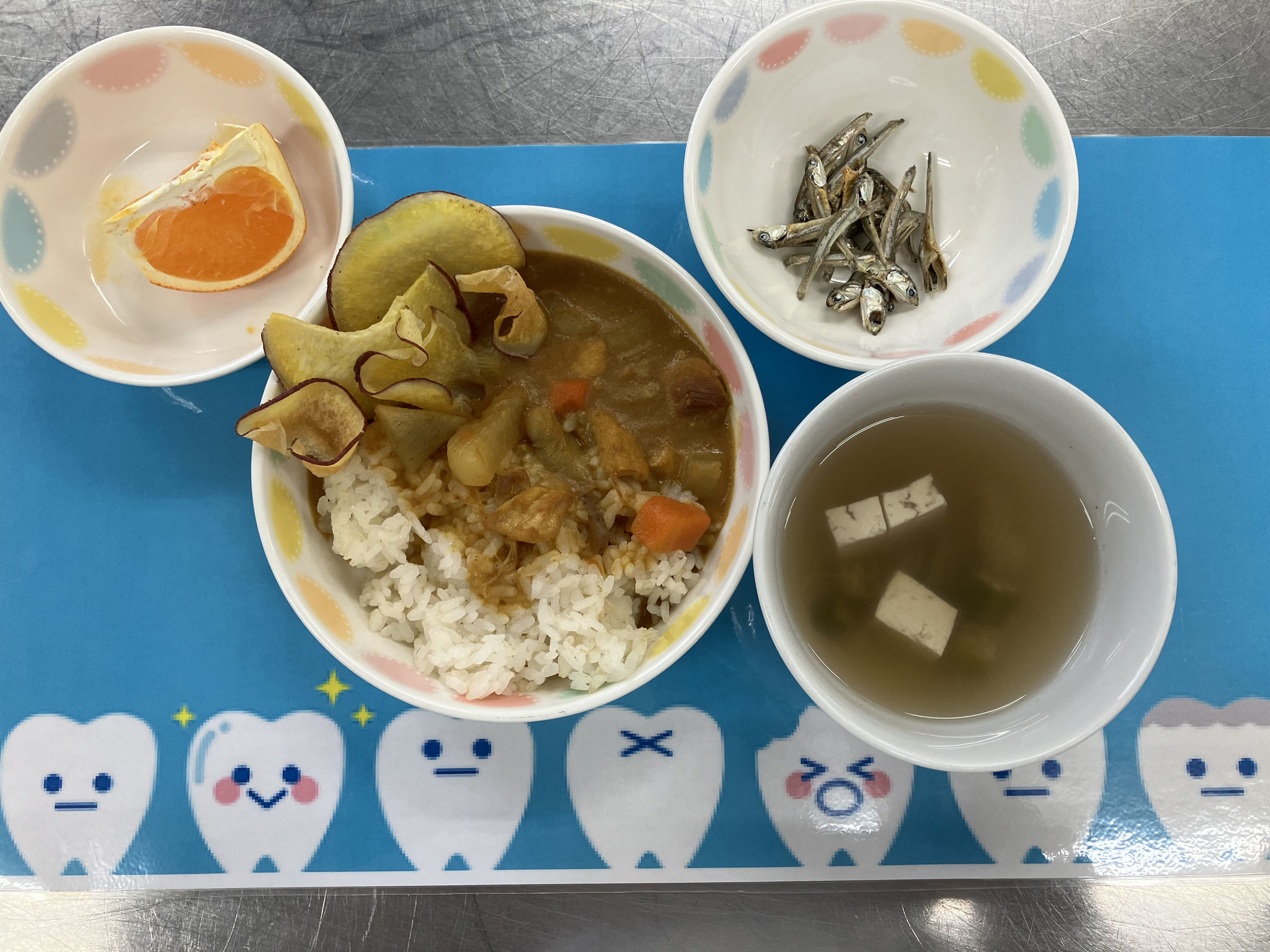 かみかみカレー＆小魚酢