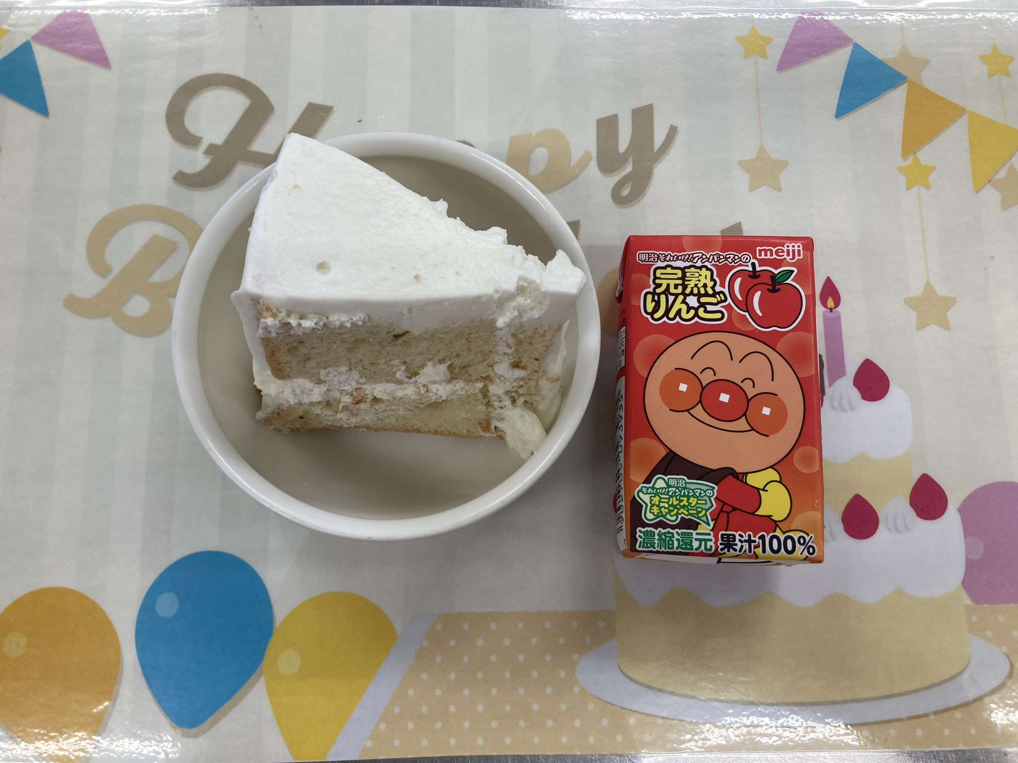 シフォンケーキ＆アンパンマンジュース