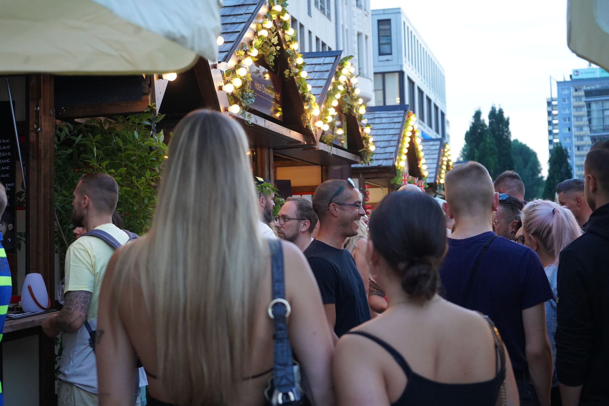 Hier wird gefeiert, getrunken & gelacht! WEINDORFCHEMNITZ